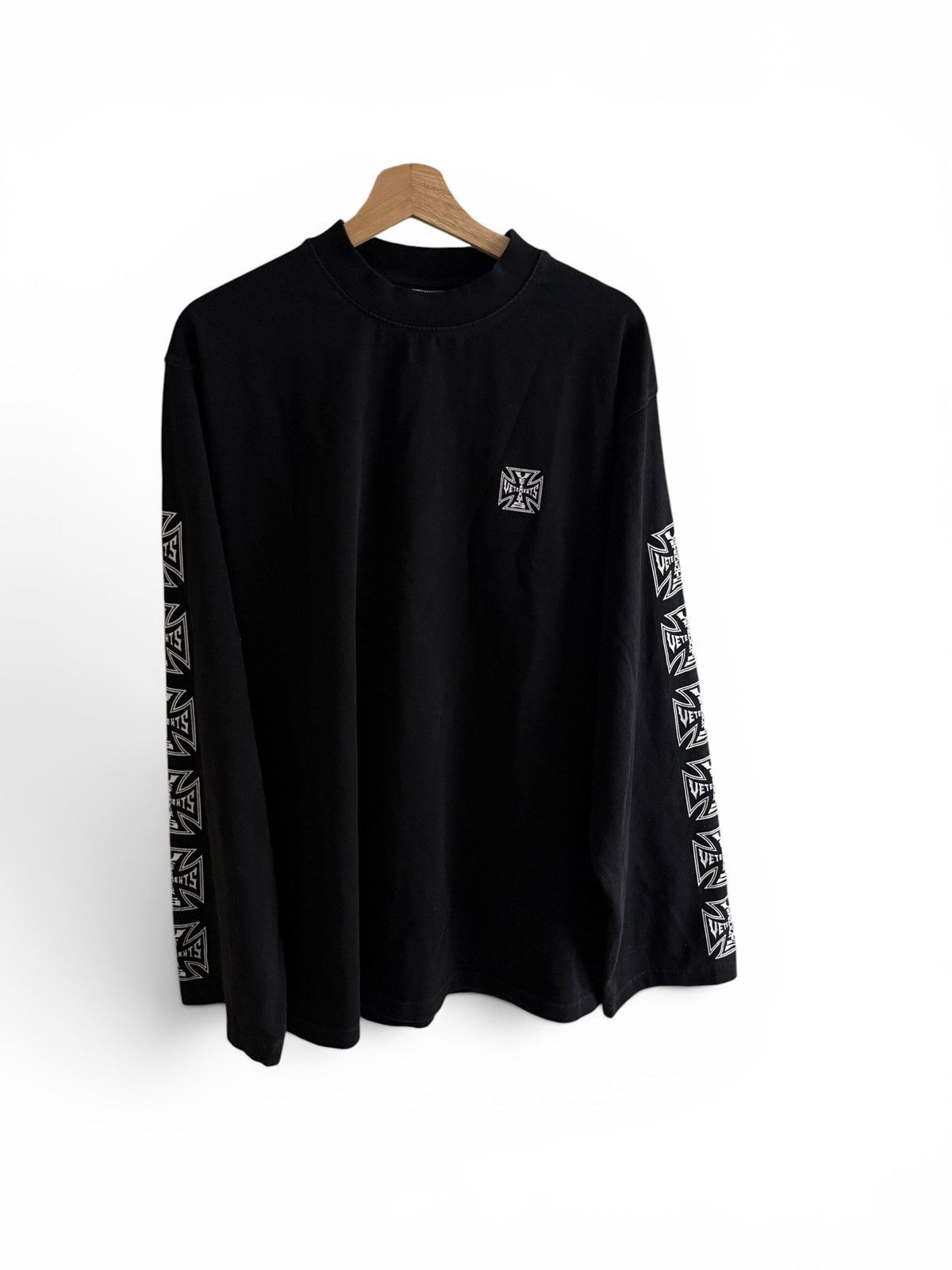 VETEMENTS Longsleeve