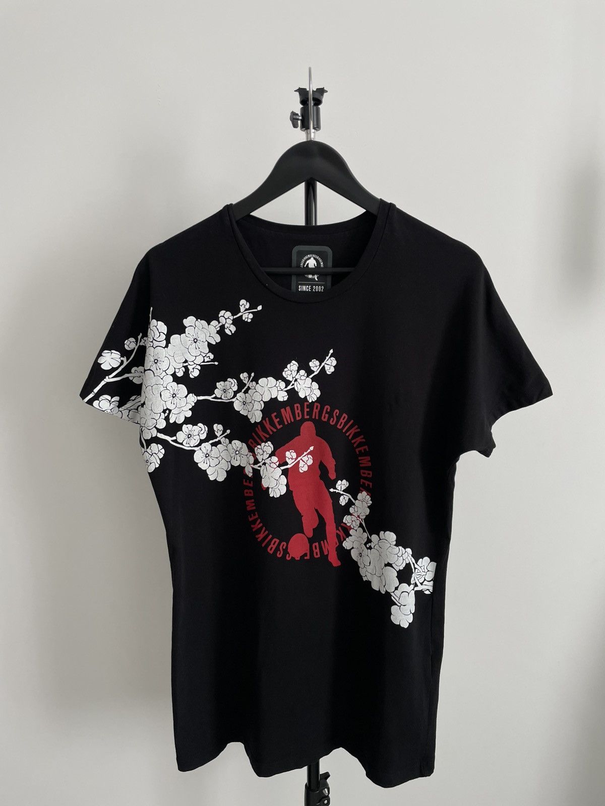 Dirk Bikkembergs Dirk Bikkembergs Flora Football T-Shirt Y2K Printed Logo Size US M / EU 48-50 / 2 - 1 Thumbnail