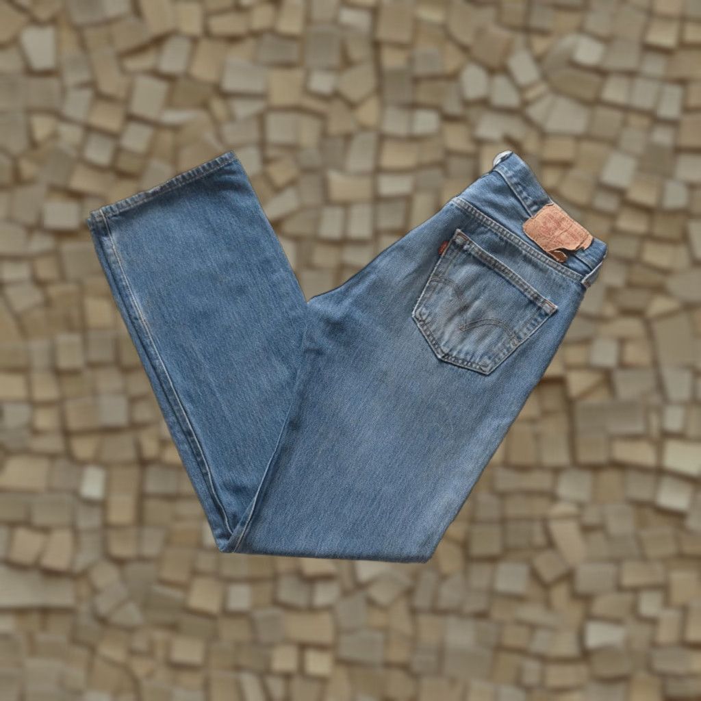 Levi's VINTAGE Levi's 501 Jeans Button Fly 100% Cotton Blue 90s 2003 Men SZ 33x34 Regular Jeans Size US 30 / EU 46 - 1 Thumbnail