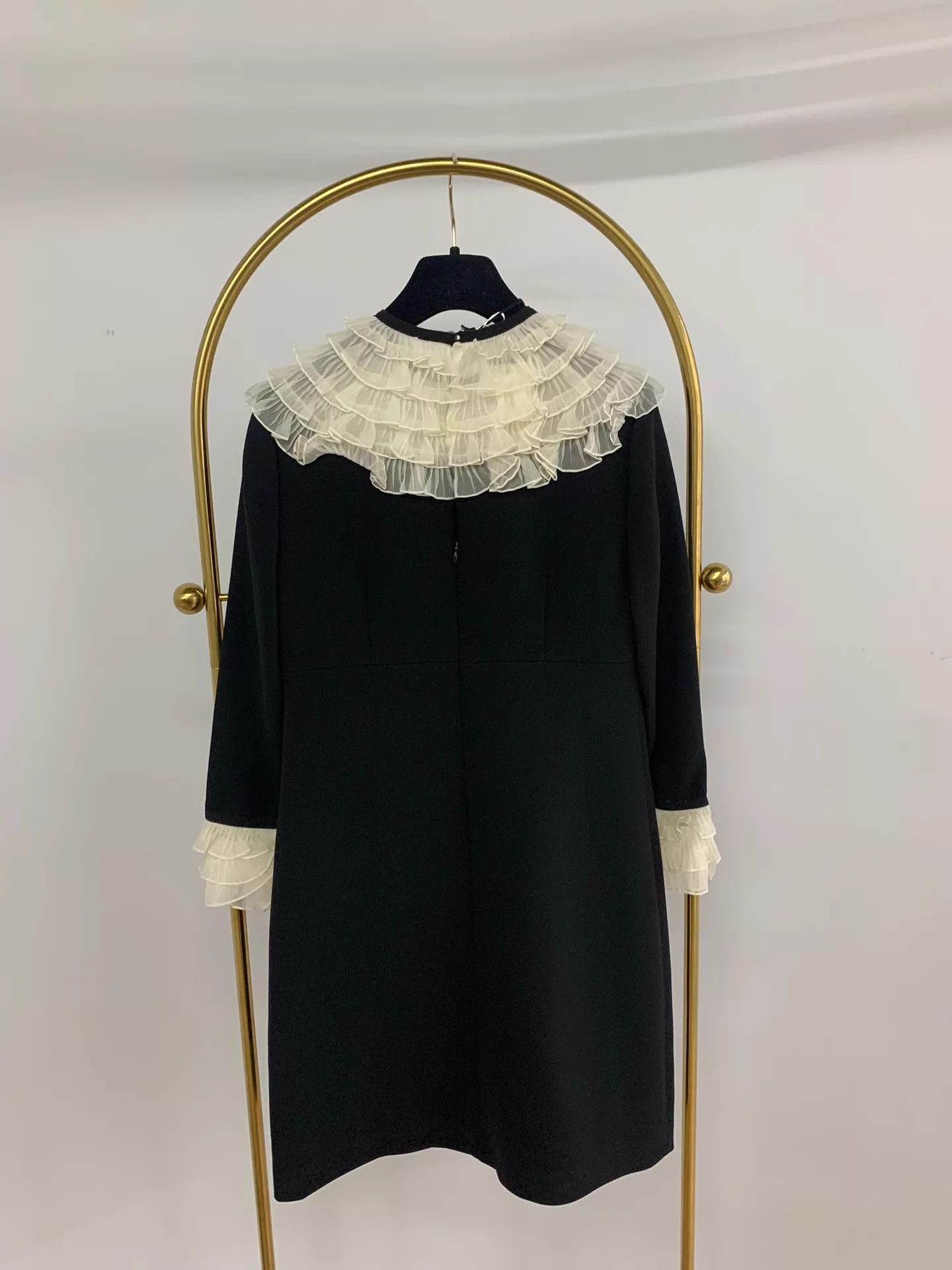 Miu Miu MIU MIU black and white lace collar dress 38 Size S / US 4 / IT 40 - 3 Thumbnail