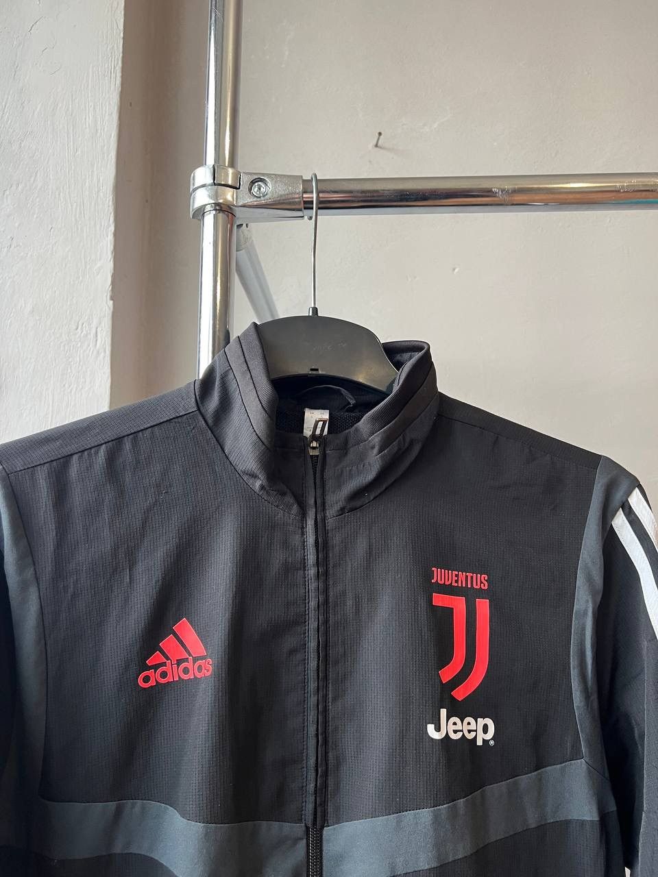 Adidas 2019/20 JUVENTUS FC PRESENTATION TRACK JACKET SZ S Size US S / EU 44-46 / 1 - 7 Thumbnail