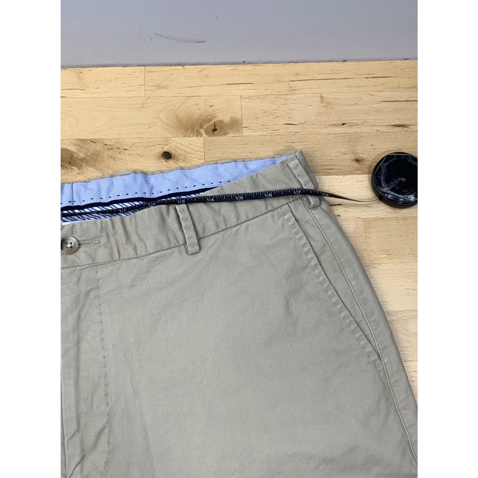 Peter Millar Peter Millar Chino Shorts Men 36 Beige Flat Front 8" Inseam Casual Golf Size US 36 / EU 52 - 4 Thumbnail