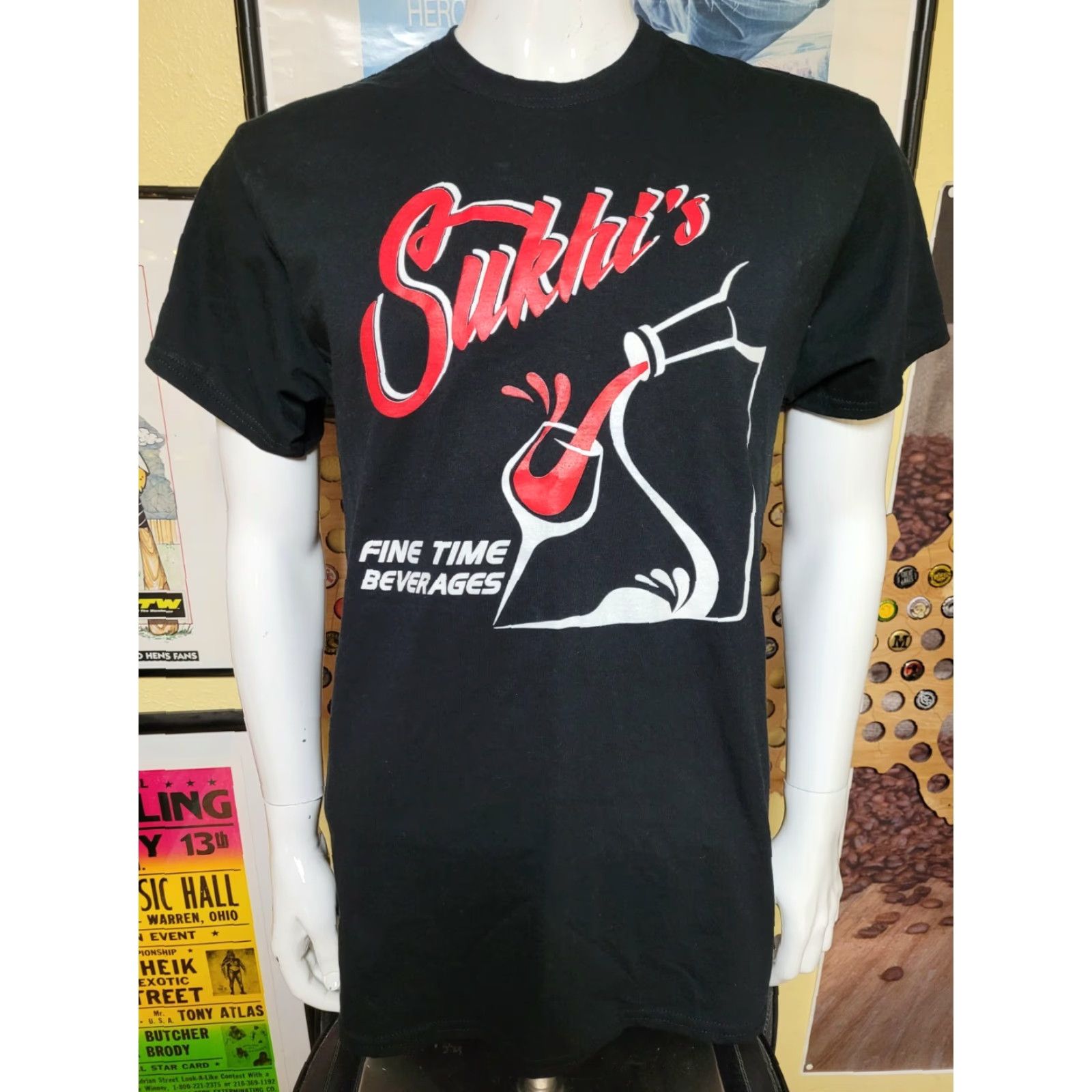 Gildan Gildan T-Shirt Medium Black Short Sleeve Round Neck Graphic Tee Mens Beer Sukhi's Fine Time Beverages Hudson MI Carry Out Liquor Store 127 Size US M / EU 48-50 / 2 - 2 Thumbnail
