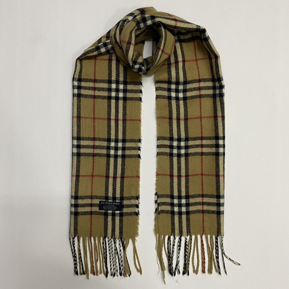 Burberry BURBERRYS SCARF MUFFLER BUR036 Size ONE SIZE - 1 Thumbnail