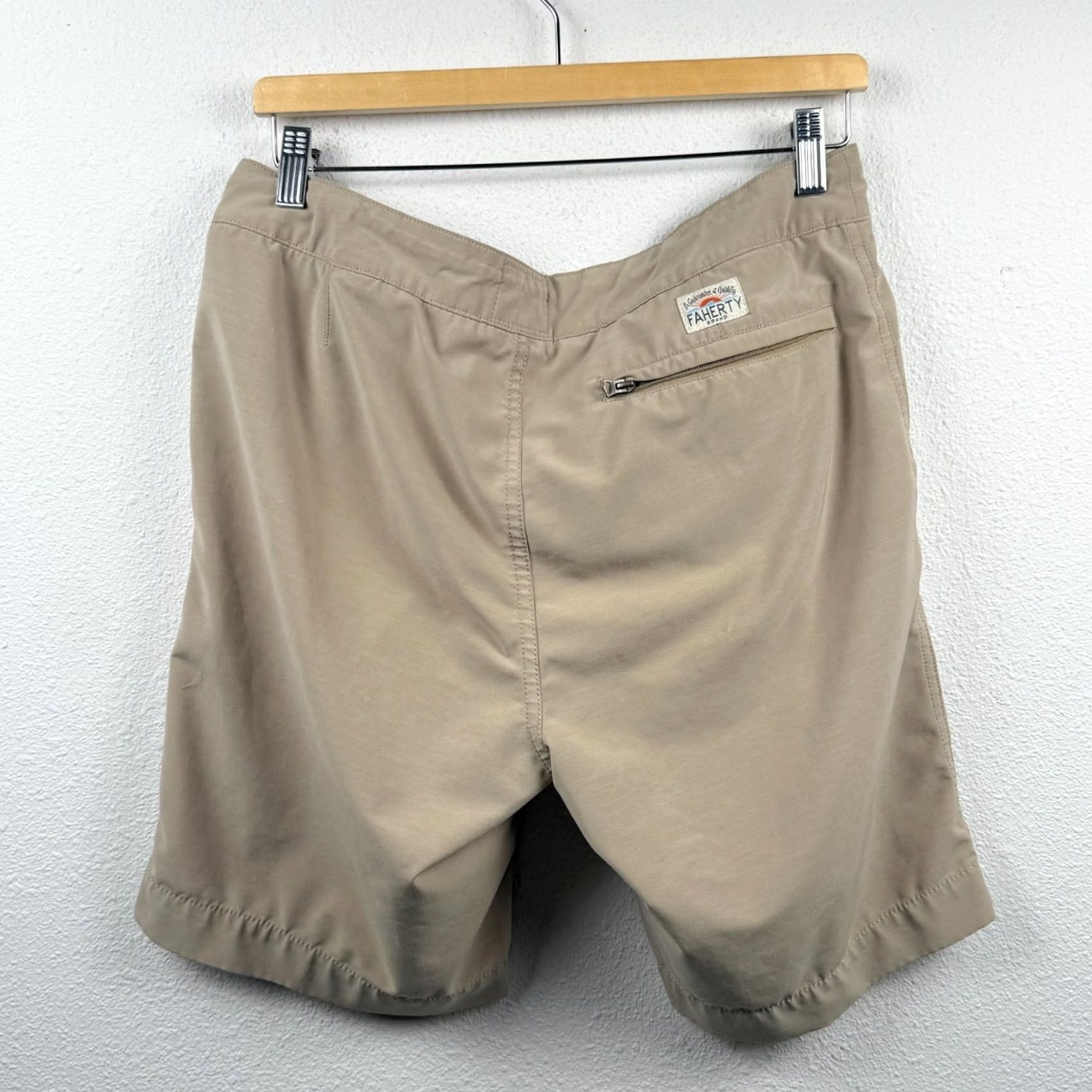 Faherty Faherty Shorts Mens 32 Performance Hybrid Swim Trunks Trunks Drawstring Pockets Beige 9" Inseam Classic Beach Summer Mens Size US 32 / EU 48 - 7 Thumbnail