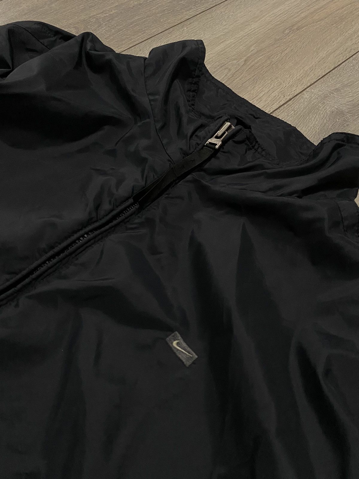 Nike Vintage Nike Nylon Windbreaker Jacket Zip Up Black Y2K Size US XL / EU 56 / 4 - 2 Thumbnail