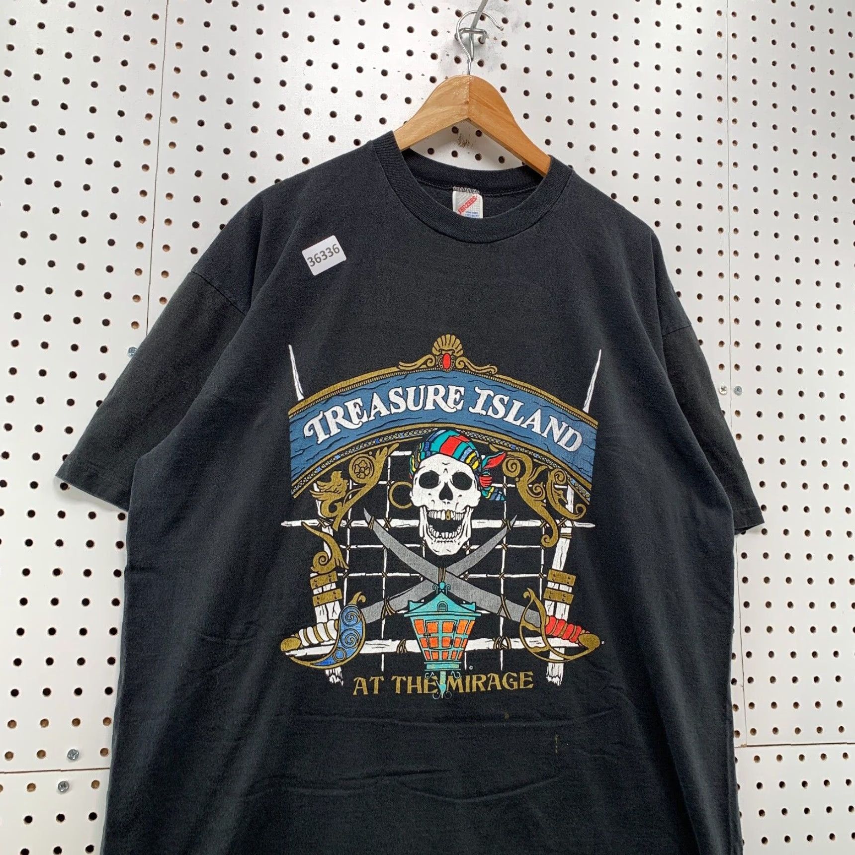 Jerzees VINTAGE JERZEES 90s Treasure Island Graphic Print Shirt Adult One Size Black Single Stitch Skull USA Mens Size US M / EU 48-50 / 2 - 3 Thumbnail