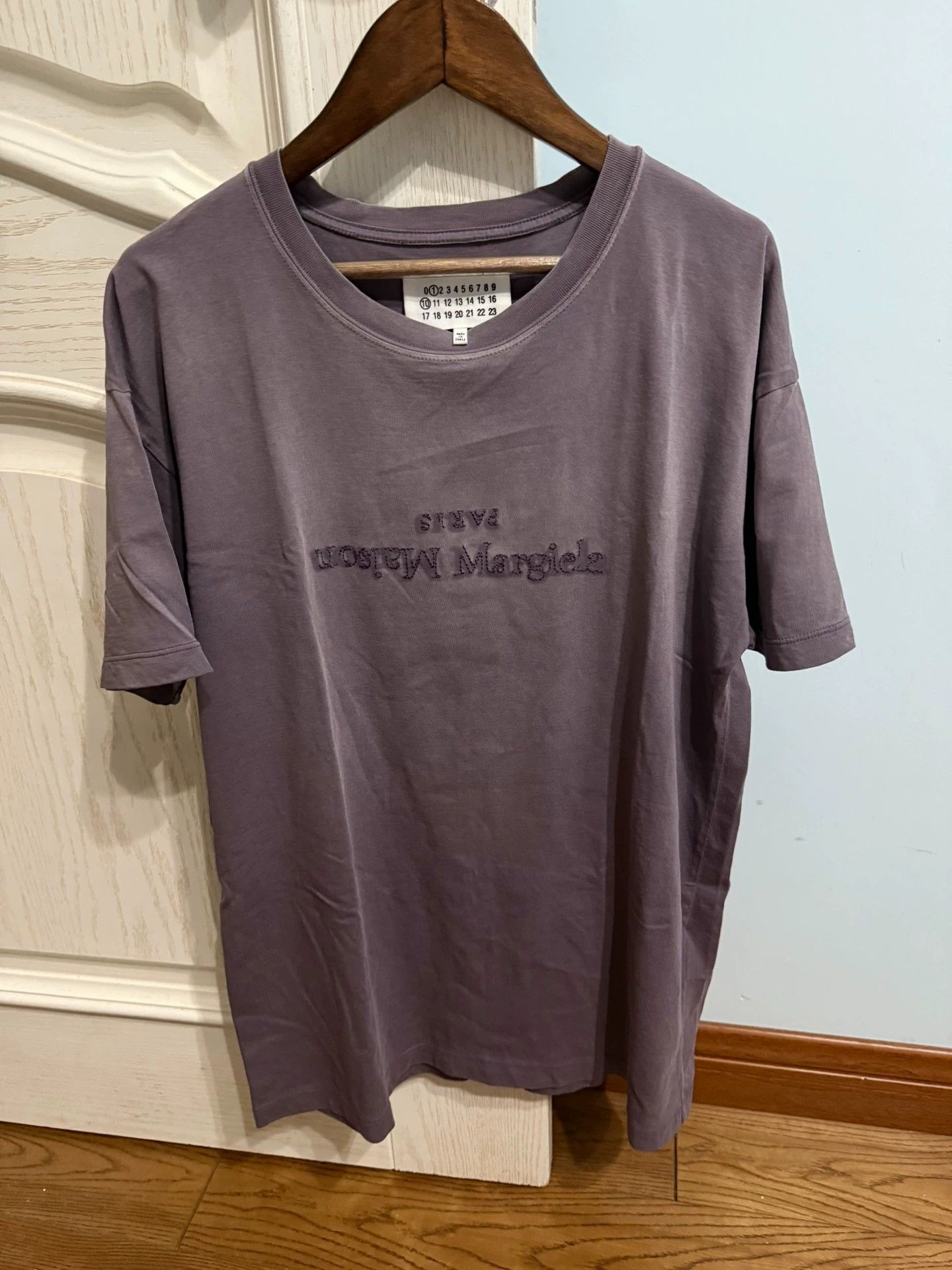 Maison Margiela Maison Margiela short sleeve purple reverse logo T-shirt Size US M / EU 48-50 / 2 - 3 Thumbnail