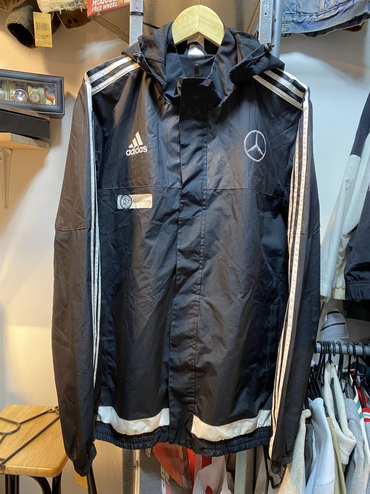 Adidas Y2K Adidas Mercedez Benz Windbreaker Jacket Size US L / EU 52-54 / 3 - 1 Thumbnail