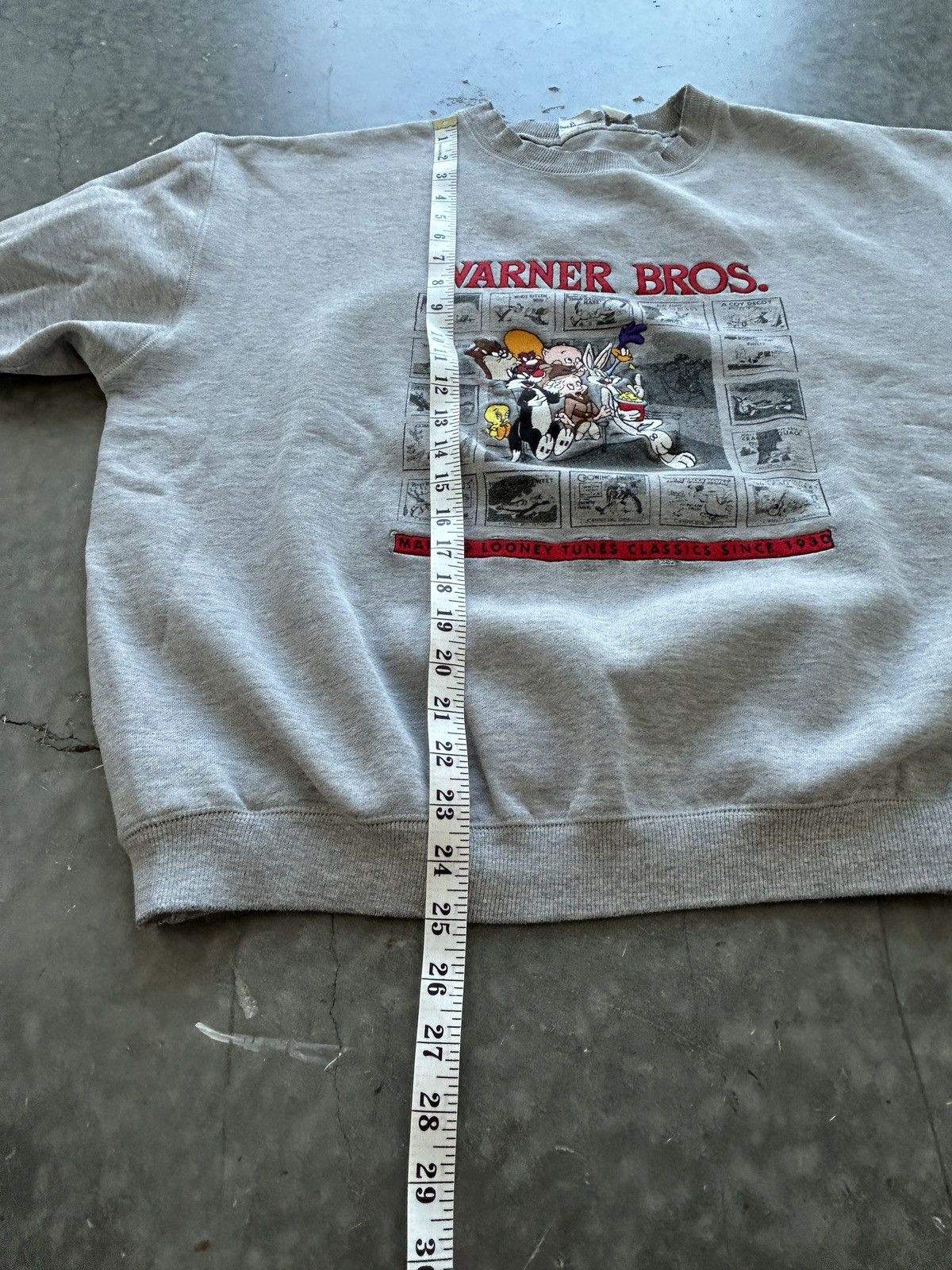 Vintage Vintage 90s Warner Bros Looney Tunes Sweatshirt Boxy Fit Size US XL / EU 56 / 4 - 11 Thumbnail