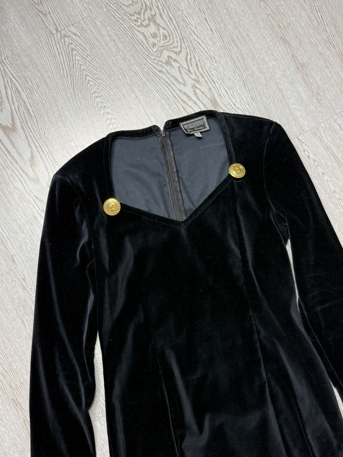 Versus Versace 90s Versus Gianni Versace Velvet Dress size 28/42 Size M / US 6-8 / IT 42-44 - 8 Thumbnail