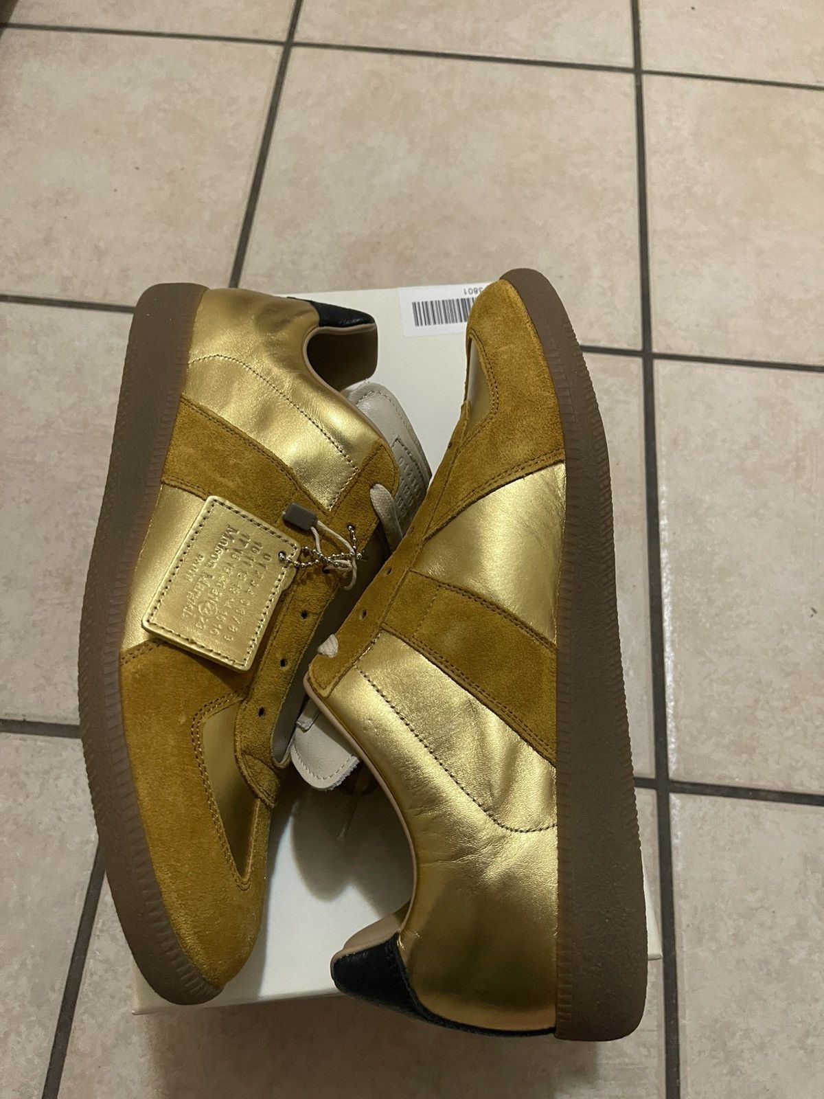 Maison Margiela Maison Margiela Gold Replica GAT F/W 2018 Size US 11 / EU 44 - 1 Thumbnail