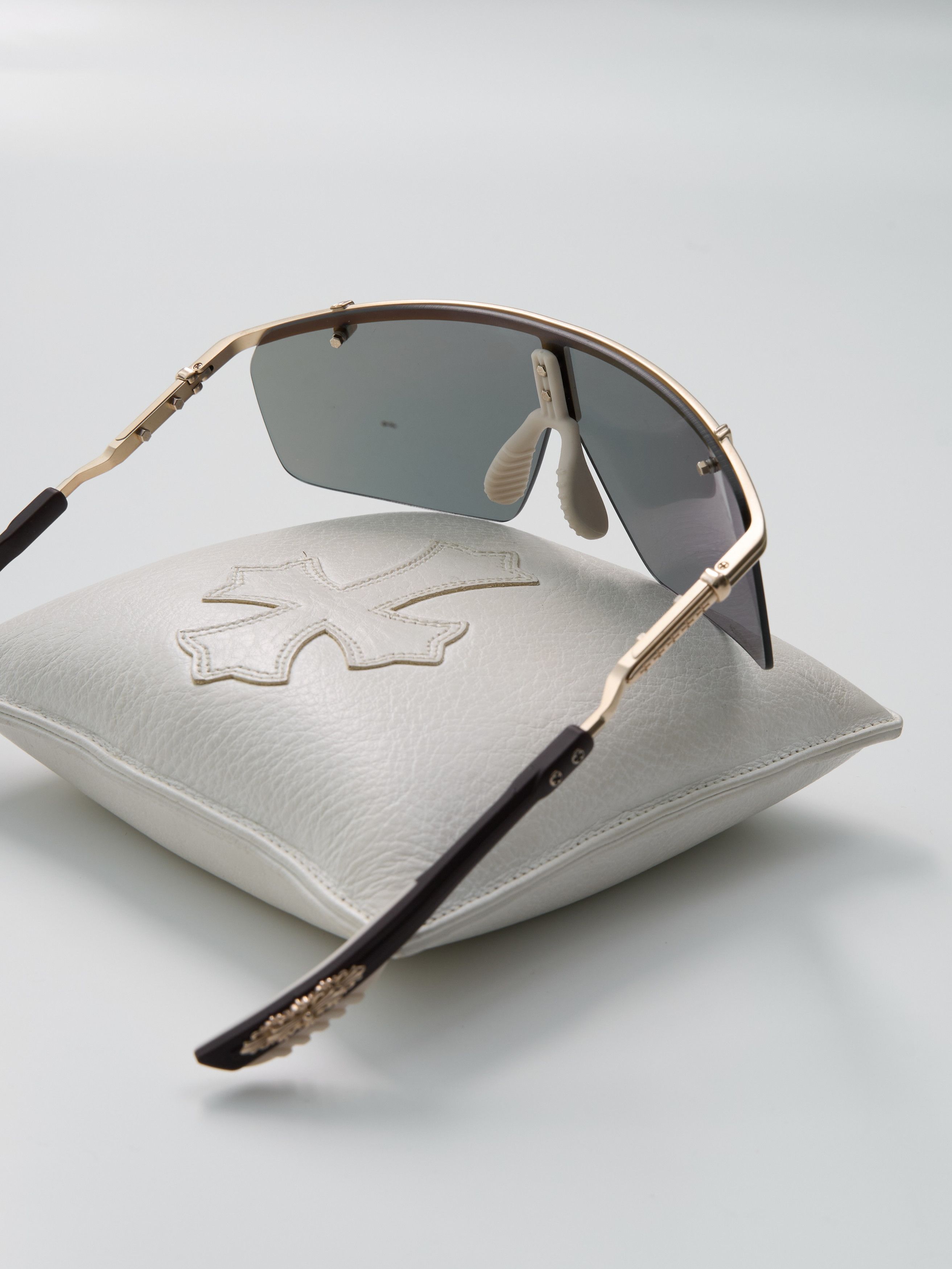 Chrome Hearts CHROME HEARTS CLITANIC - Matte Gold Plated / Classic Brown Size ONE SIZE - 9 Thumbnail
