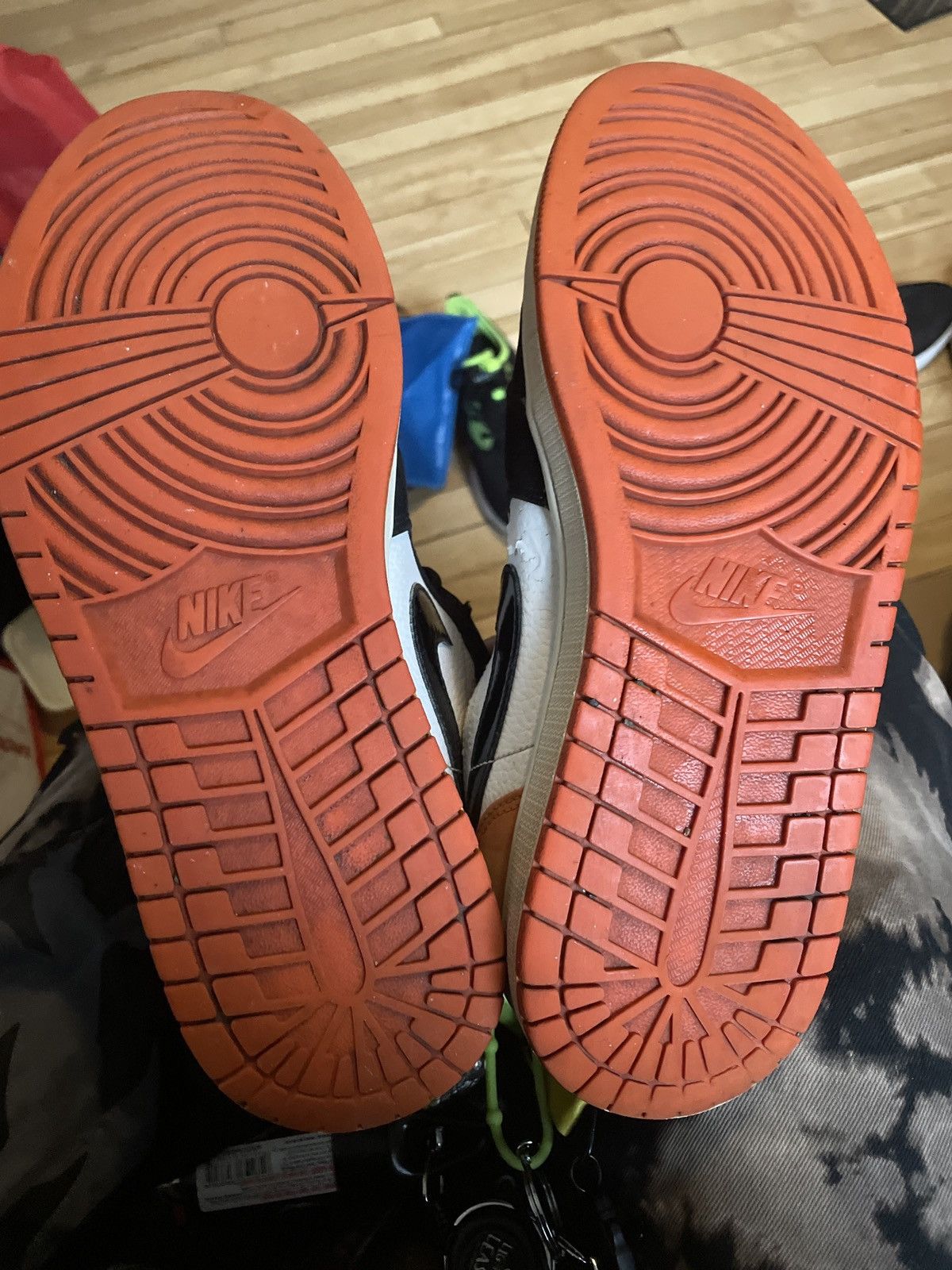 Jordan Brand Jordan 1 Low Shattered Backboard Size US 10.5 / EU 43-44 - 4 Thumbnail