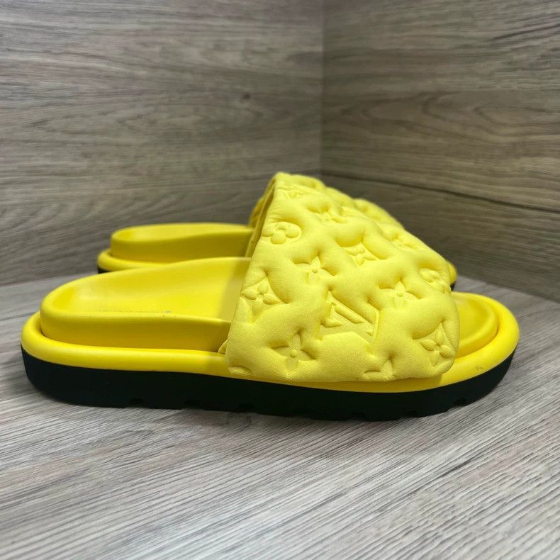 Louis Vuitton Louis Vuitton Yellow embossed slipper Size US 4.5 / IT 34.5 - 2 Thumbnail