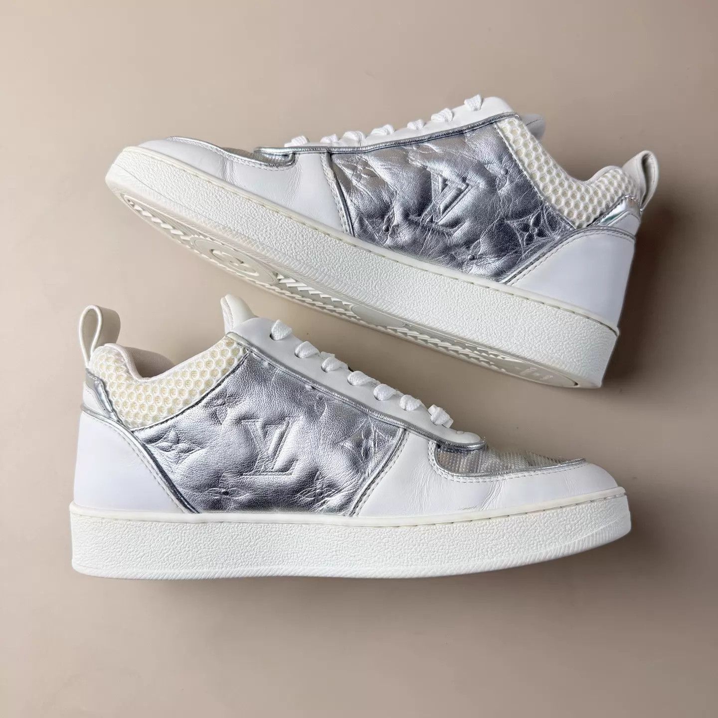 Louis Vuitton Louis Vuitton Silver Monogram Lace-up 35 95New YLP4893 Size US 4.5 / IT 34.5 - 6 Thumbnail