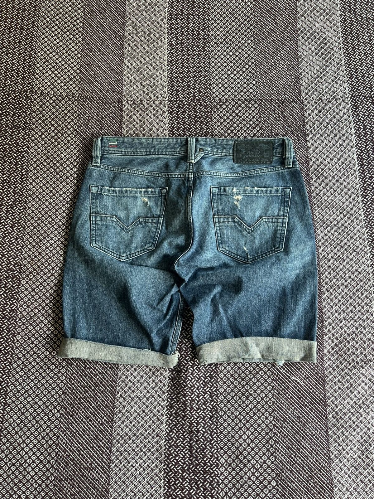 Vintage Vintage Diesel Larkee Denim Shorts Faded Japanese Size 32x34 Size US 32 / EU 48 - 1 Thumbnail