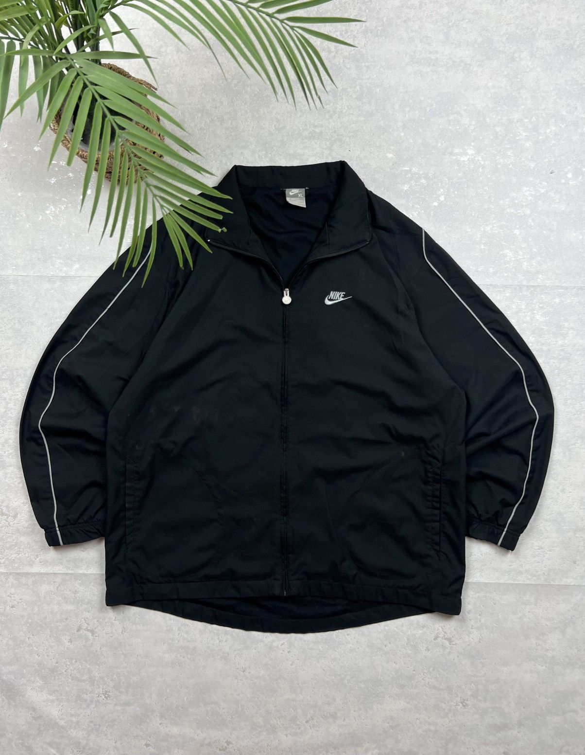 Nike 00s Nike Retro Logo Vintage Y2K Oversized Windbreaker Jacket Size US XL / EU 56 / 4 - 1 Thumbnail