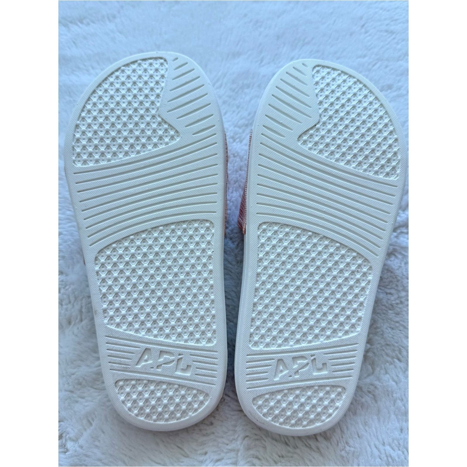 Athletic Propulsion Labs NEW!!! Athletic Propulsion Labs women slides size 6 US Size US 6 / IT 36 - 4 Thumbnail