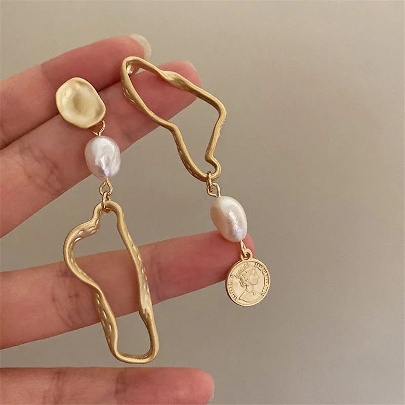 Other Asymmetric Long Baroque Pearl Earrings Size ONE SIZE - 1 Thumbnail
