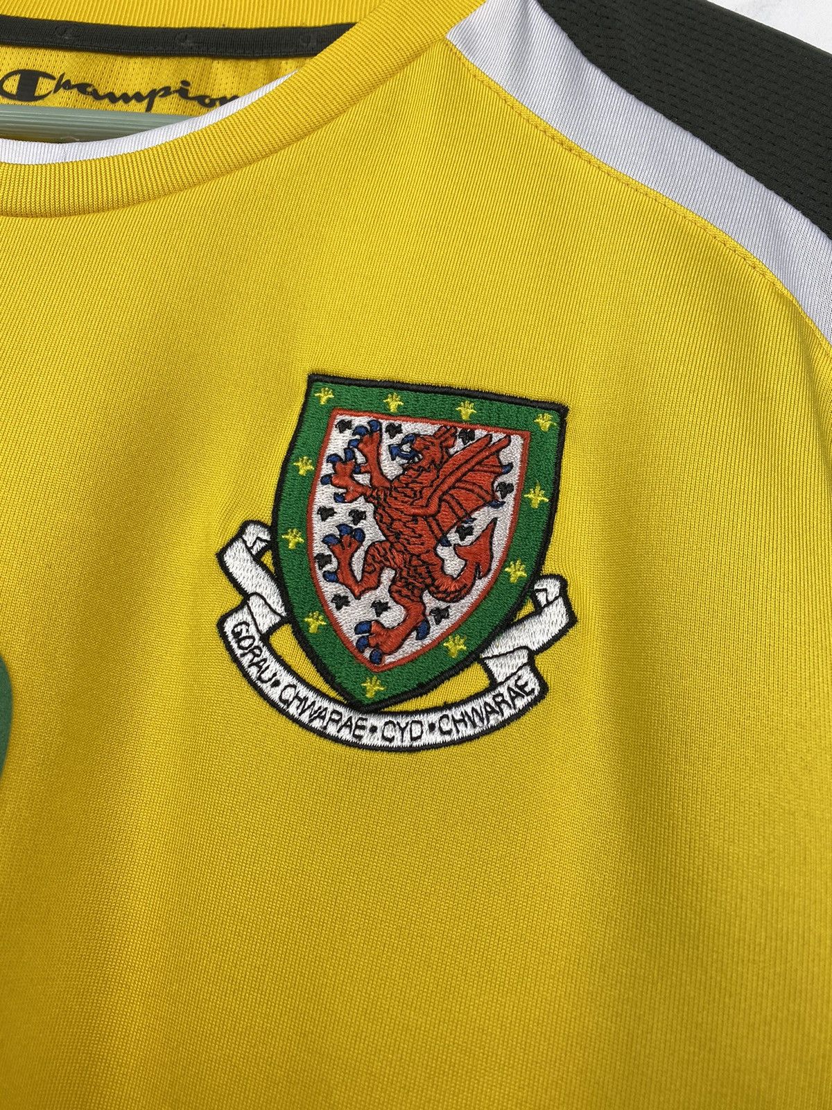 Champion Wales 2008 2010 Goalkeeper 12 Champion Football Jersey PSG Size US L / EU 52-54 / 3 - 4 Thumbnail