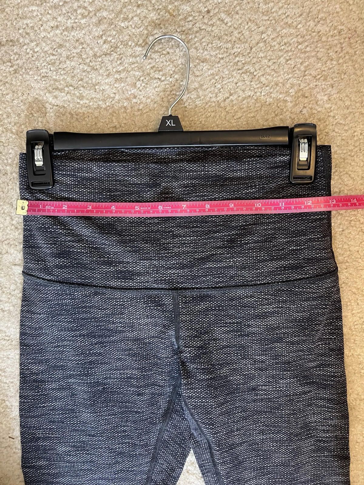 Designer Lululemon Gray Texture Pattern Full Length Wunder Size 6 Size 28" / US 6 / IT 42 - 6 Thumbnail