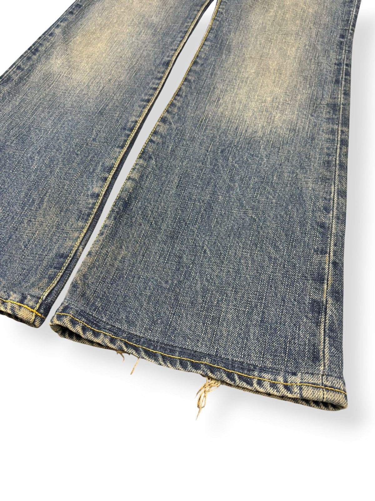 Vintage Vintage Y2K Blue Cult Midrise Flare Leg Mud Wash Jeans Size 28" / US 6 / IT 42 - 8 Thumbnail