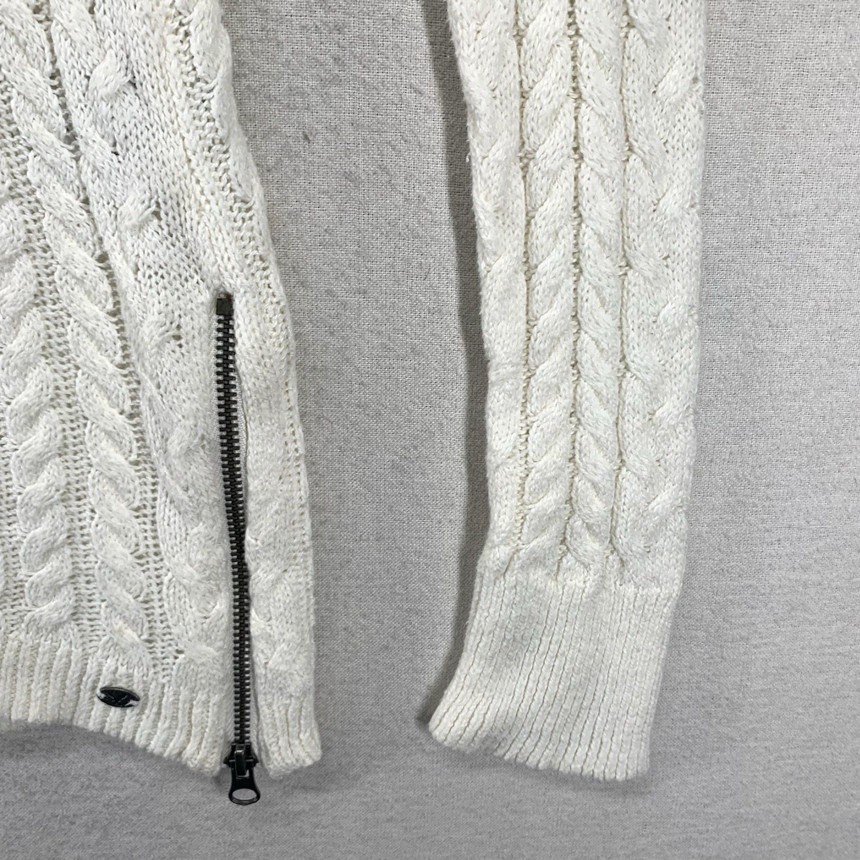 American Eagle Outfitters VINTAGE American Eagle Women's Sweater XS Cable Knit Wool Blend Long Sleeve Ivory Casual Pullover Size XS / US 0-2 / IT 36-38 - 7 Thumbnail