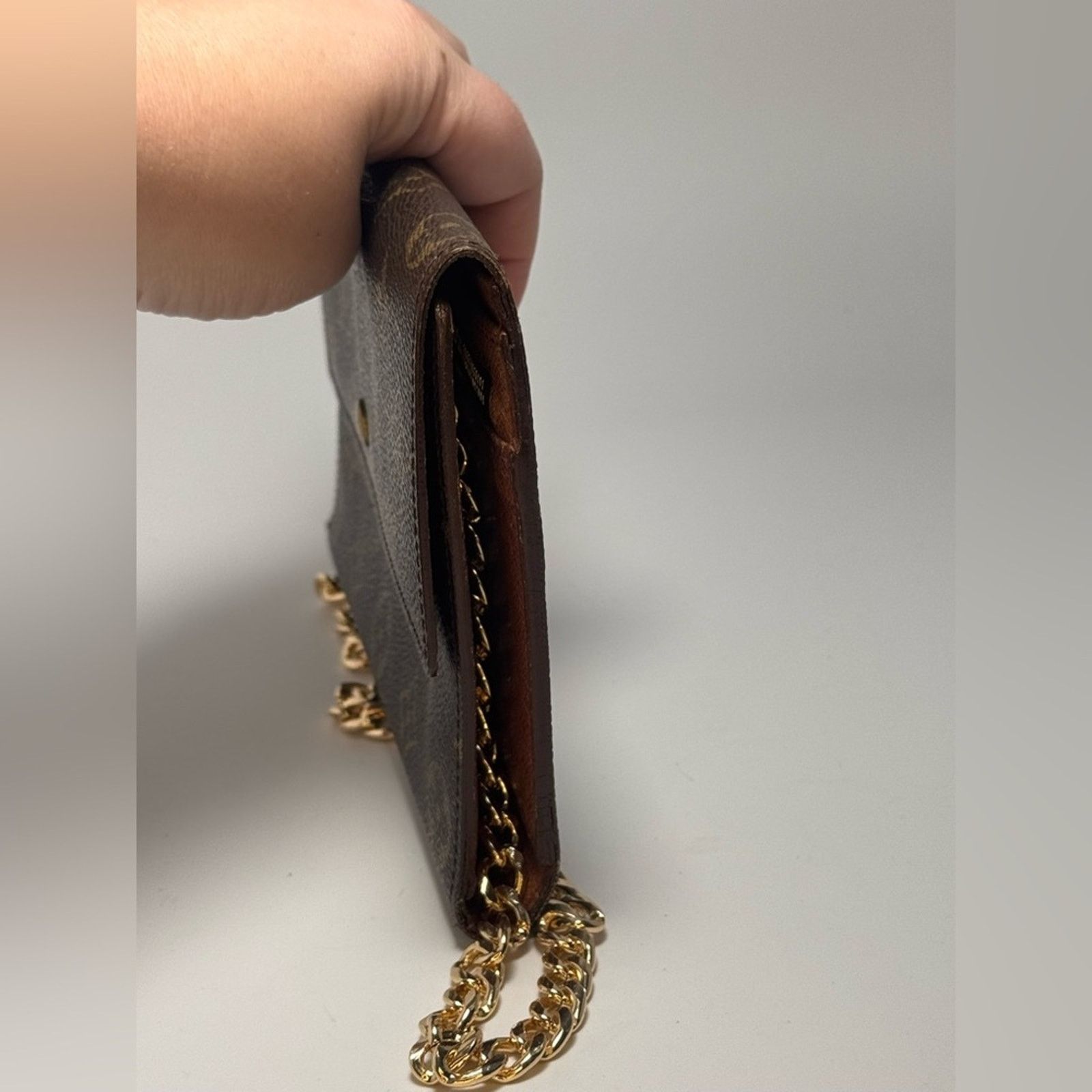 Louis Vuitton Louis Vuitton Trifold Pochette Passport Holder Wallet Size ONE SIZE - 14 Thumbnail