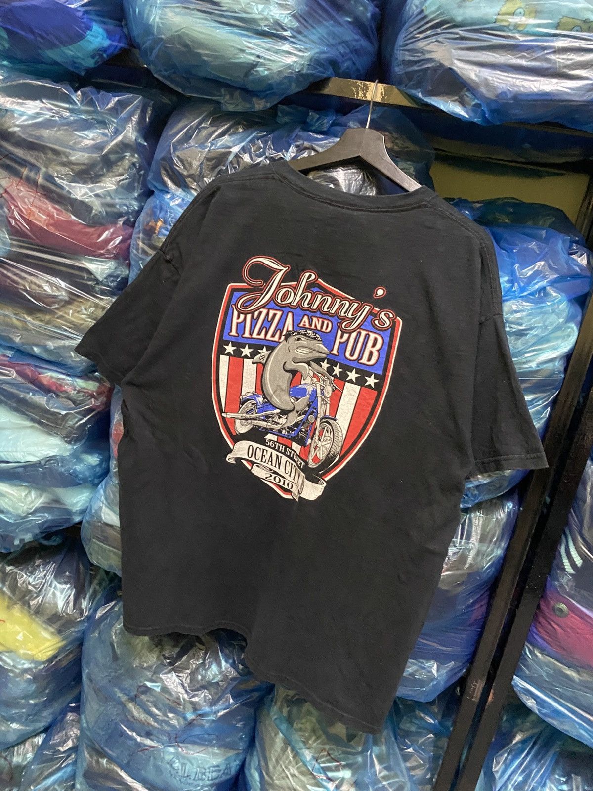 Other VINTAGE JOHNNY PIZZA AND PUB TSHIRT Size US XL / EU 56 / 4 - 6 Thumbnail