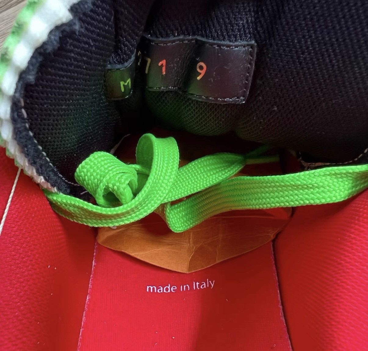 Louis Vuitton Louis Vuitton Trainer Green & Red Sneakers J41 Size US 9.5 / EU 42-43 - 7 Thumbnail