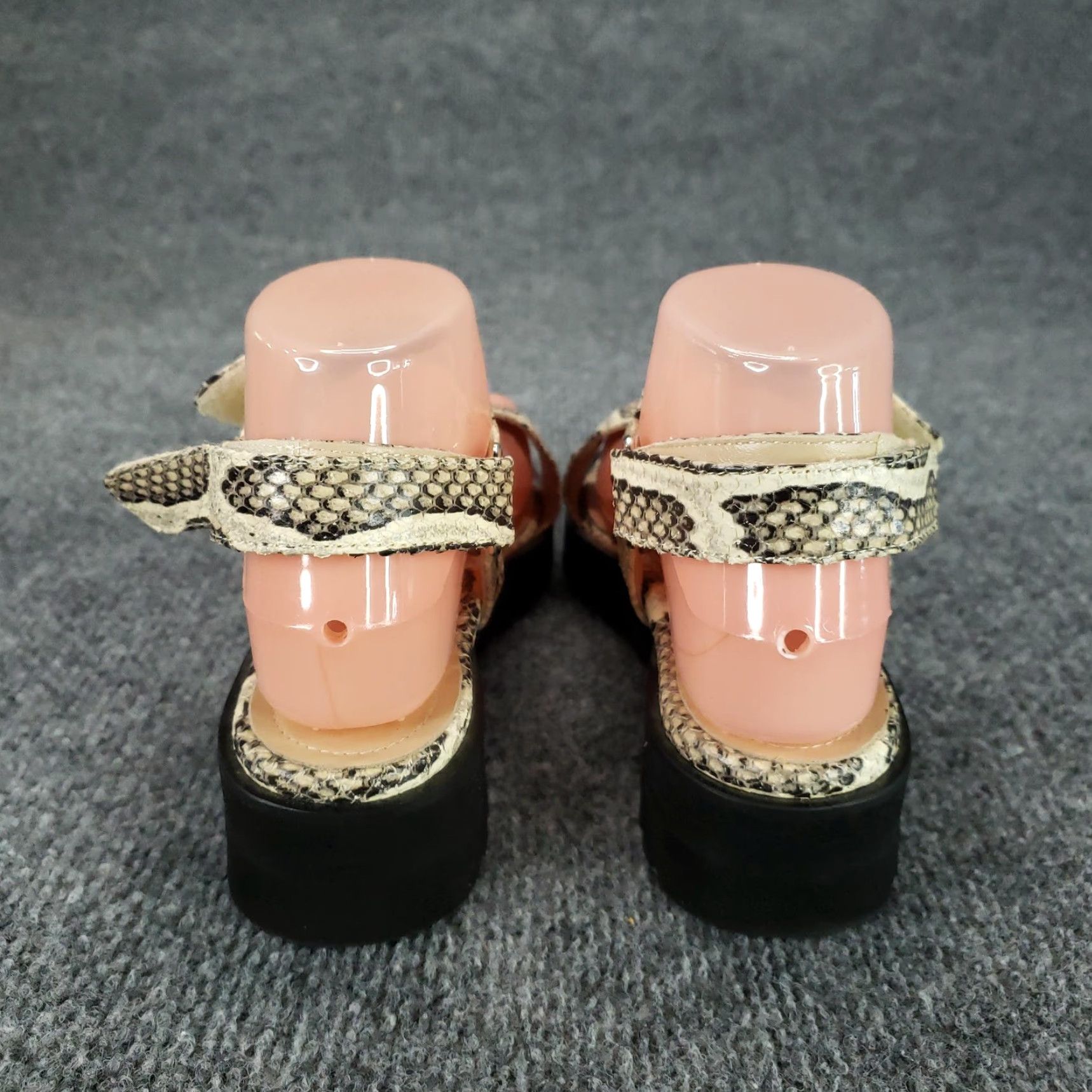 Vibram VINTAGE Ron White Sandals Womens 7 Snake Print Leather Platform Vibram Sole Italy Beige Strappy Adjustable Hook & Loop Slip Resistant Leather Insole Size US 7 / IT 37 - 5 Thumbnail