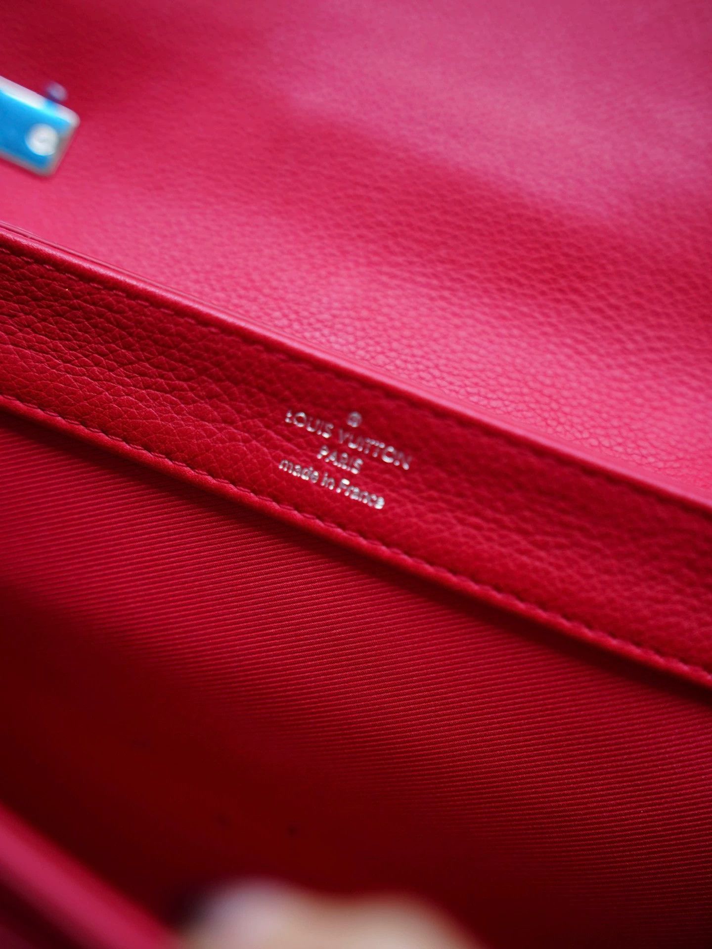Louis Vuitton LV LOCKME BB women's Chain Crossbody Bag Size ONE SIZE - 7 Thumbnail