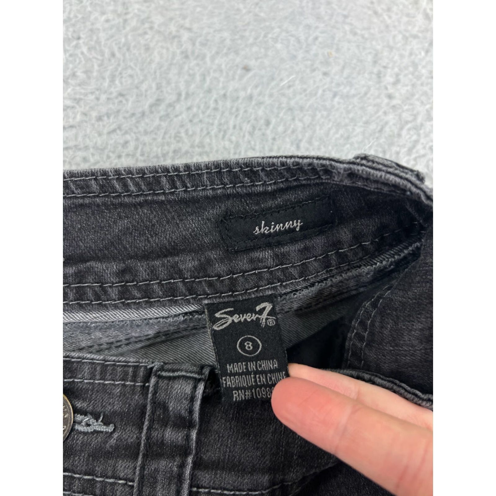 Vintage Seven7 Women's Black Denim Skinny Jeans Adult Size 8 Mid Rise Embroidered Cotton Blend 2010s Size 30" / US 8 / IT 44 - 3 Thumbnail