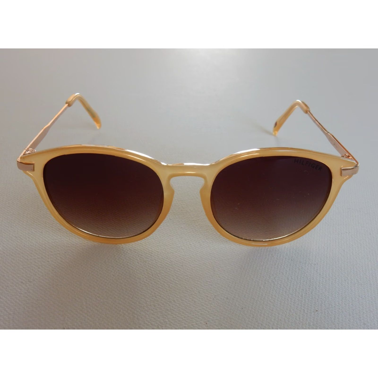 Tommy Hilfiger VINTAGE Tommy Hilfiger Sunglasses Women Keyhole Frame Gold 45x17mm Size ONE SIZE - 2 Thumbnail