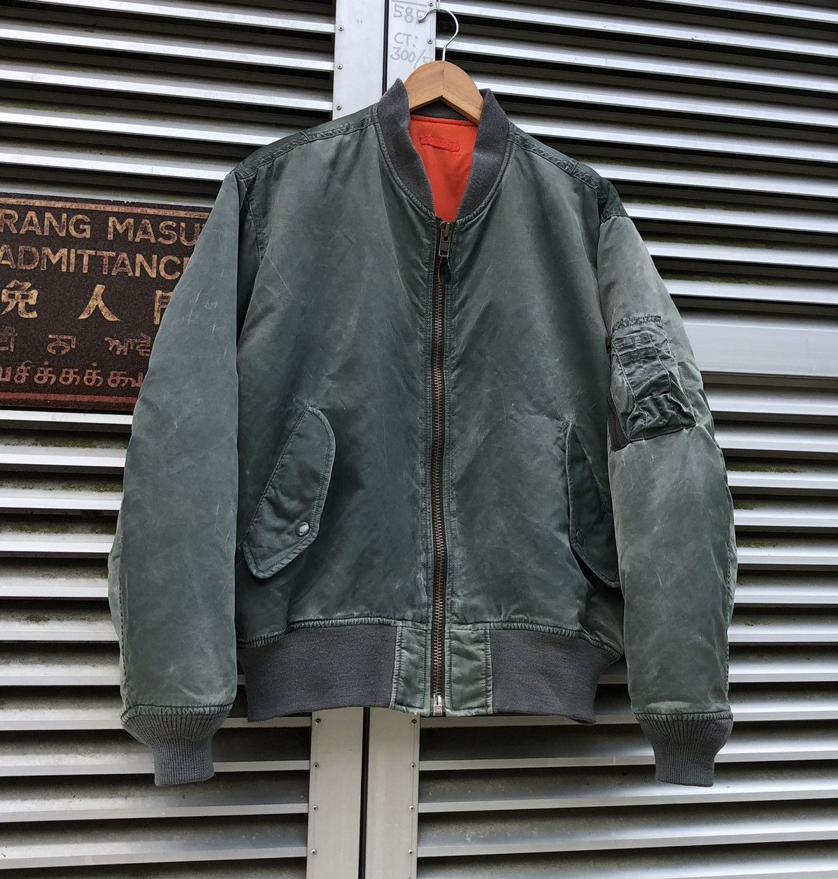 Vintage Vintage Sun Faded Ma-1 Bomber Jacket By Uniqlo Size US XL / EU 56 / 4 - 4 Thumbnail