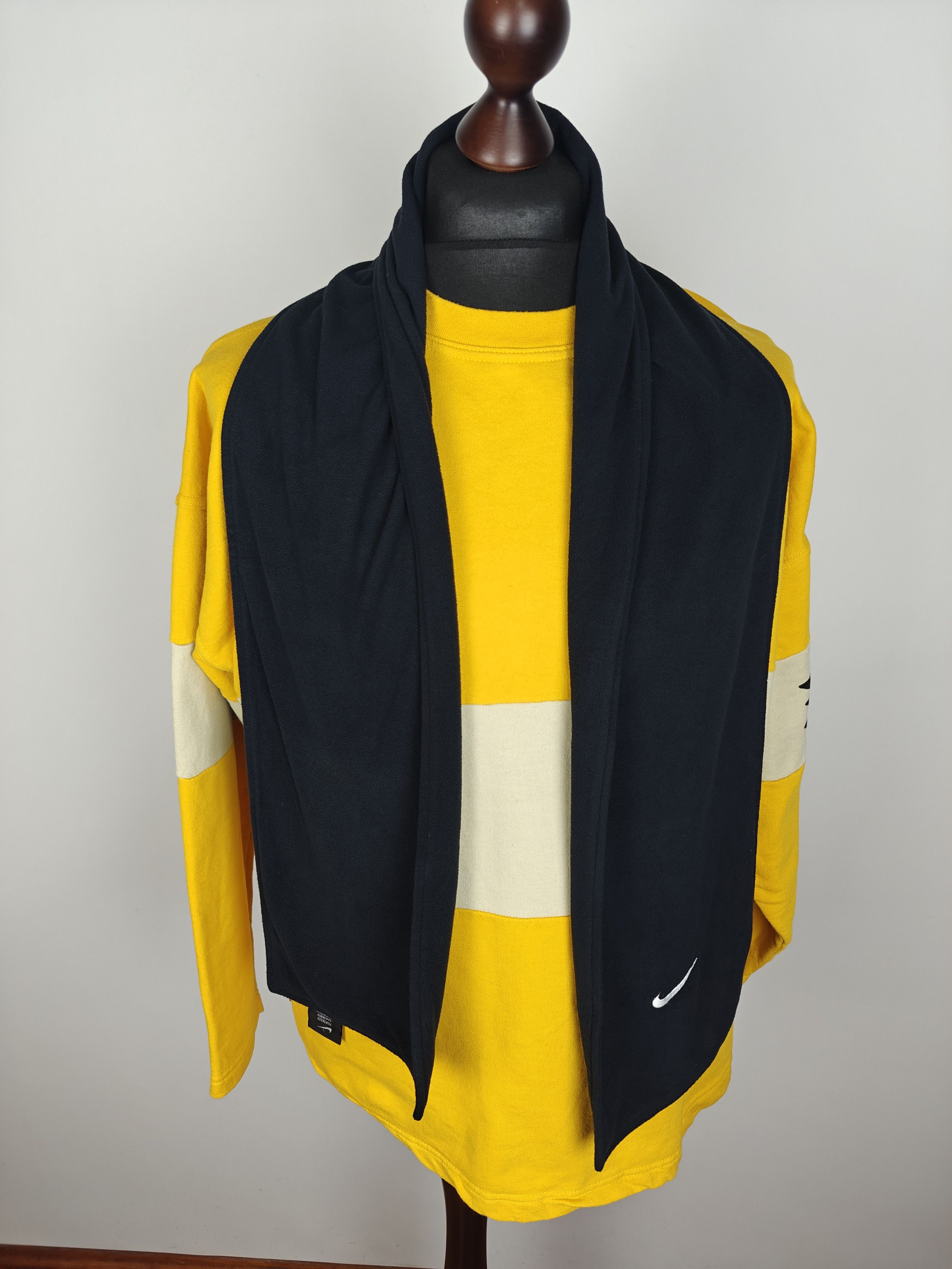 Nike Nike Vintage Fleece Scarf Black Swoosh Logo Size ONE SIZE - 2 Thumbnail