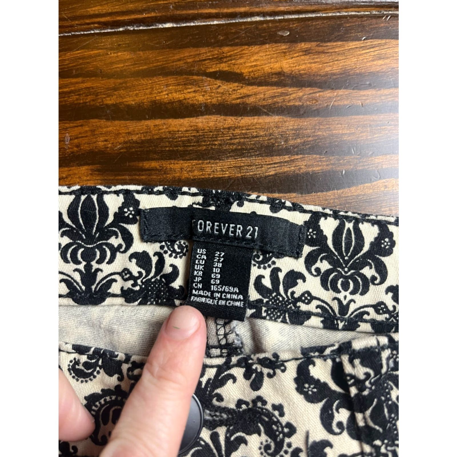 Forever 21 FOREVER 21 Jeans Women's 27 Skinny Floral Pockets Brown Black Tan Regular Inseam 28.5 in 27 Pockets Womens Vintage: No Size 27" / US 4 / IT 40 - 7 Thumbnail