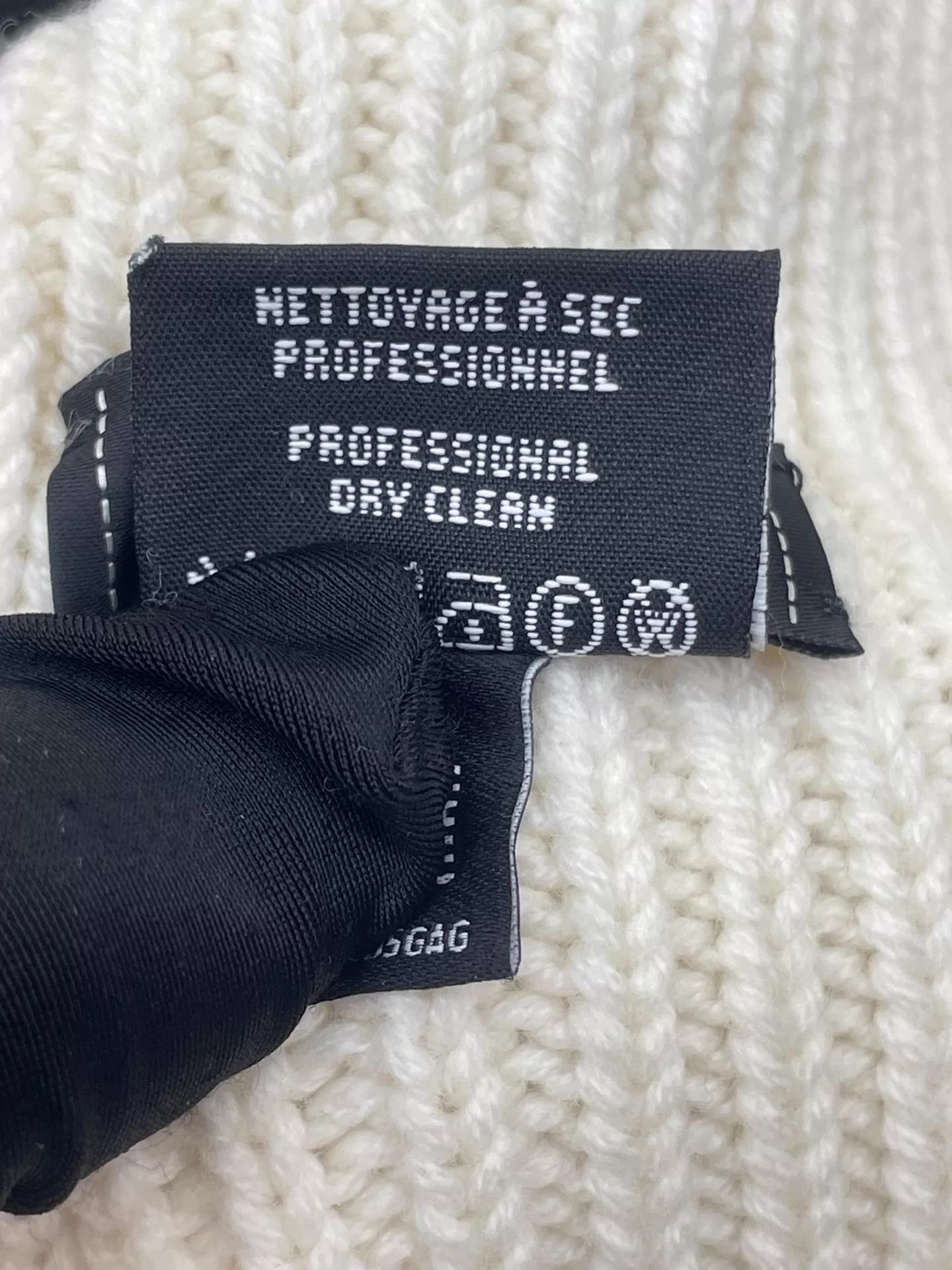 Chanel Chanel Black White Colorblocked Embroidered Logo Beanie Size ONE SIZE - 5 Thumbnail