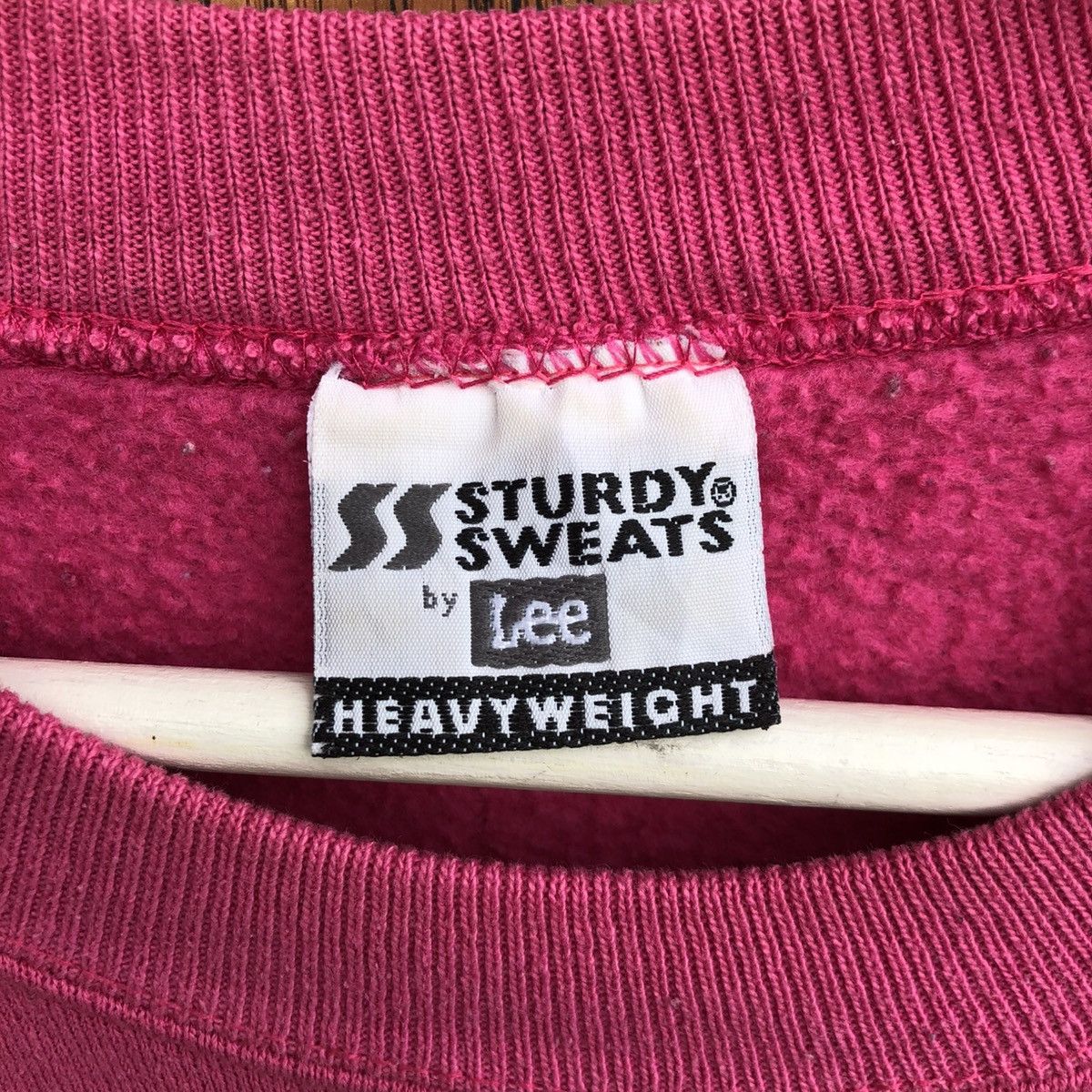 Vintage Vintage 90s Rare Essential Lee Basic Megenta Crewneck Size US L / EU 52-54 / 3 - 10 Thumbnail