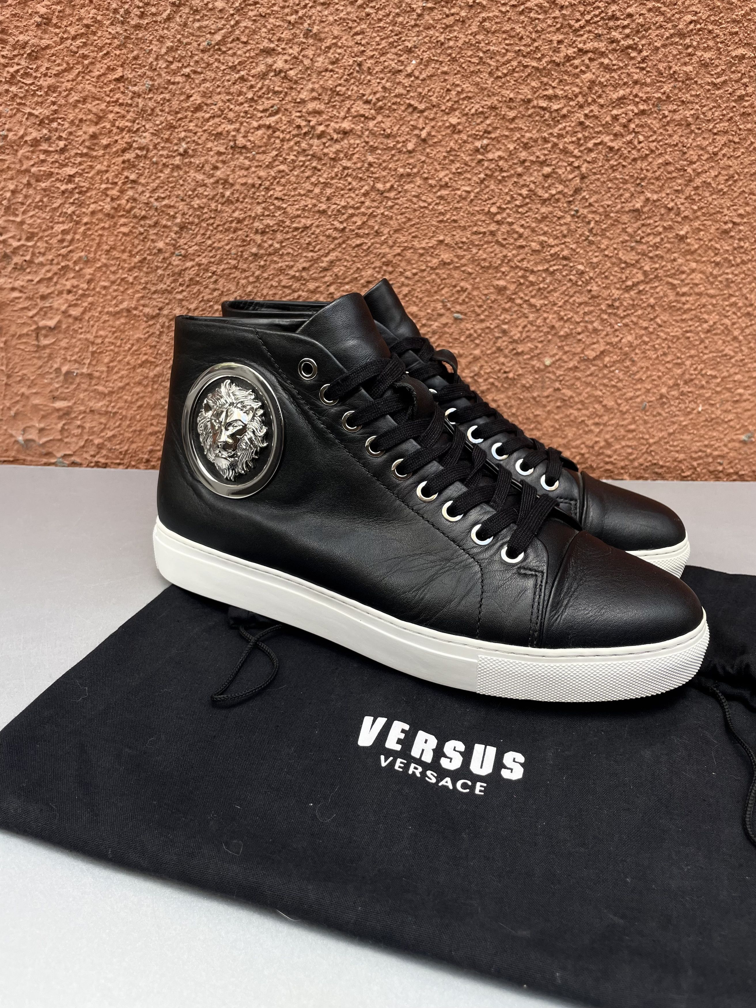 Versus Versace Rare Versace versus hi-top logo silver Size US 8 / EU 41 - 2 Thumbnail