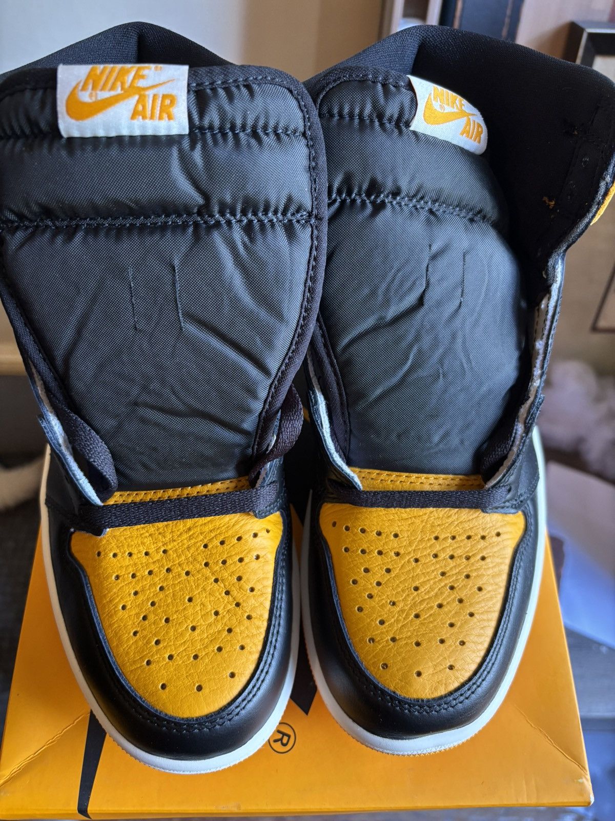 Nike Air Jordan 1 retro high oh Size US 7 / EU 40 - 7 Thumbnail
