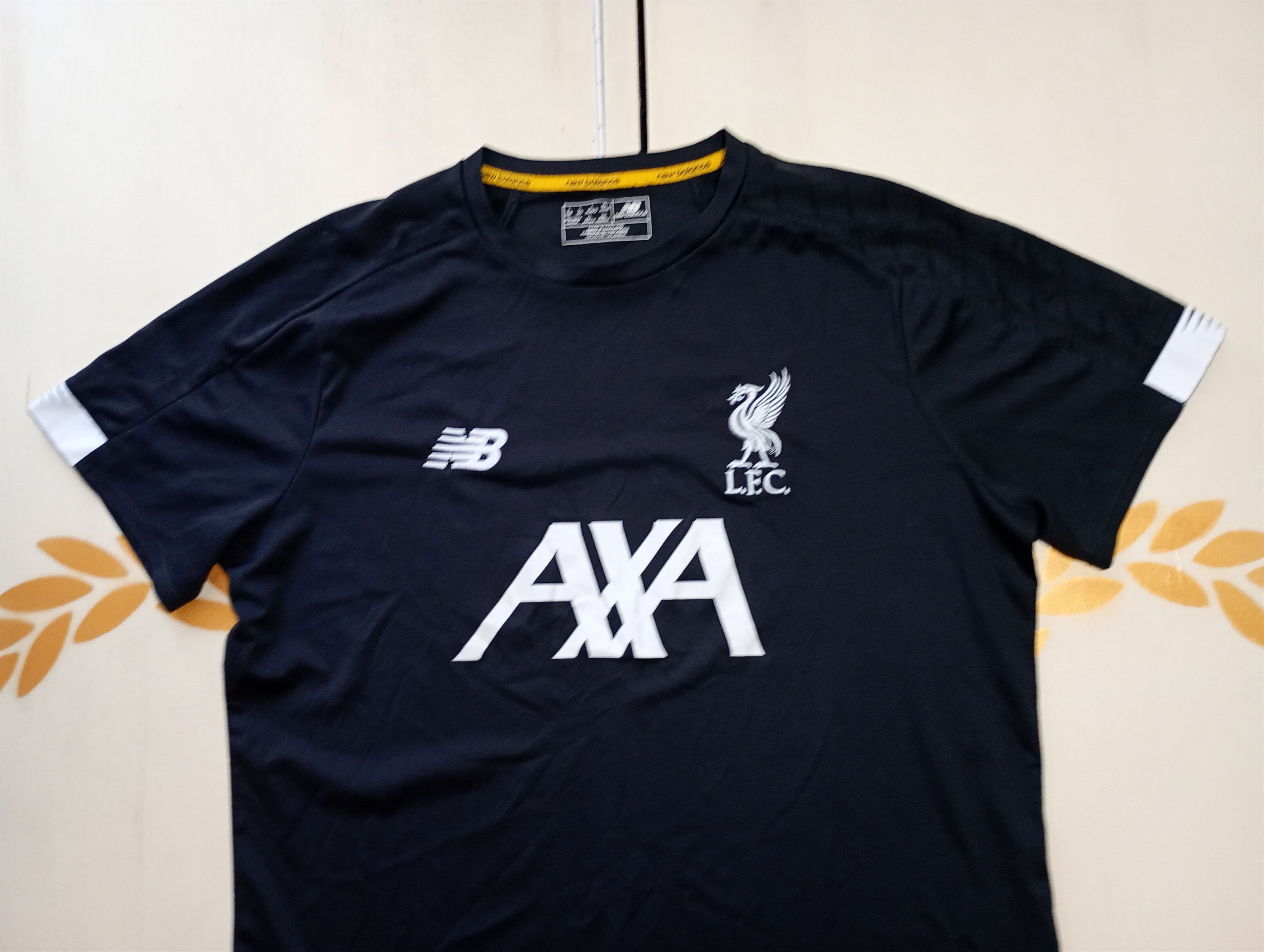 New Balance New Balance Liverpool FC Training Jersey 2019-2020 Size US L / EU 52-54 / 3 - 5 Thumbnail