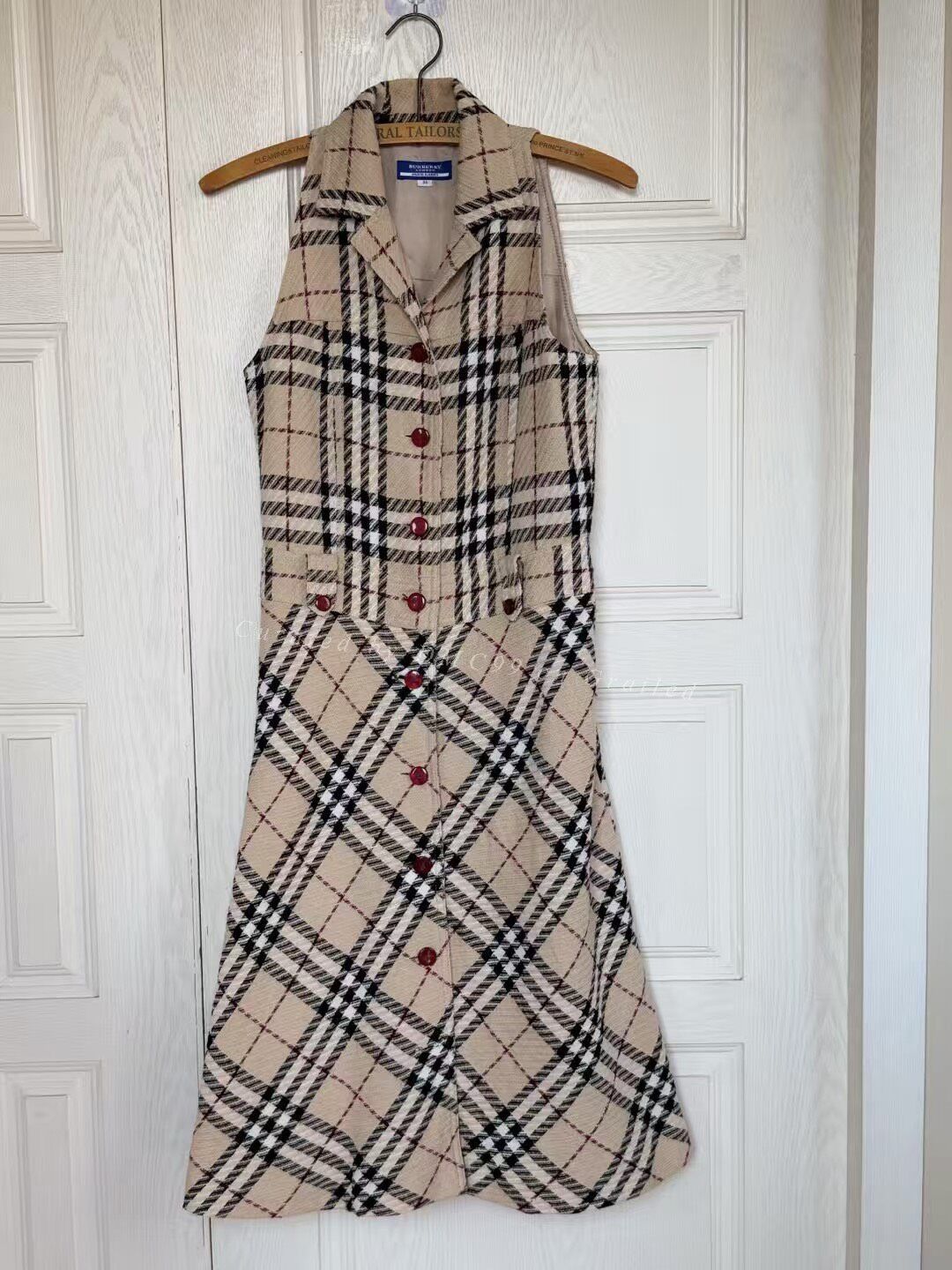 Burberry Burberry Women's Dress Size S / US 4 / IT 40 - 1 Thumbnail