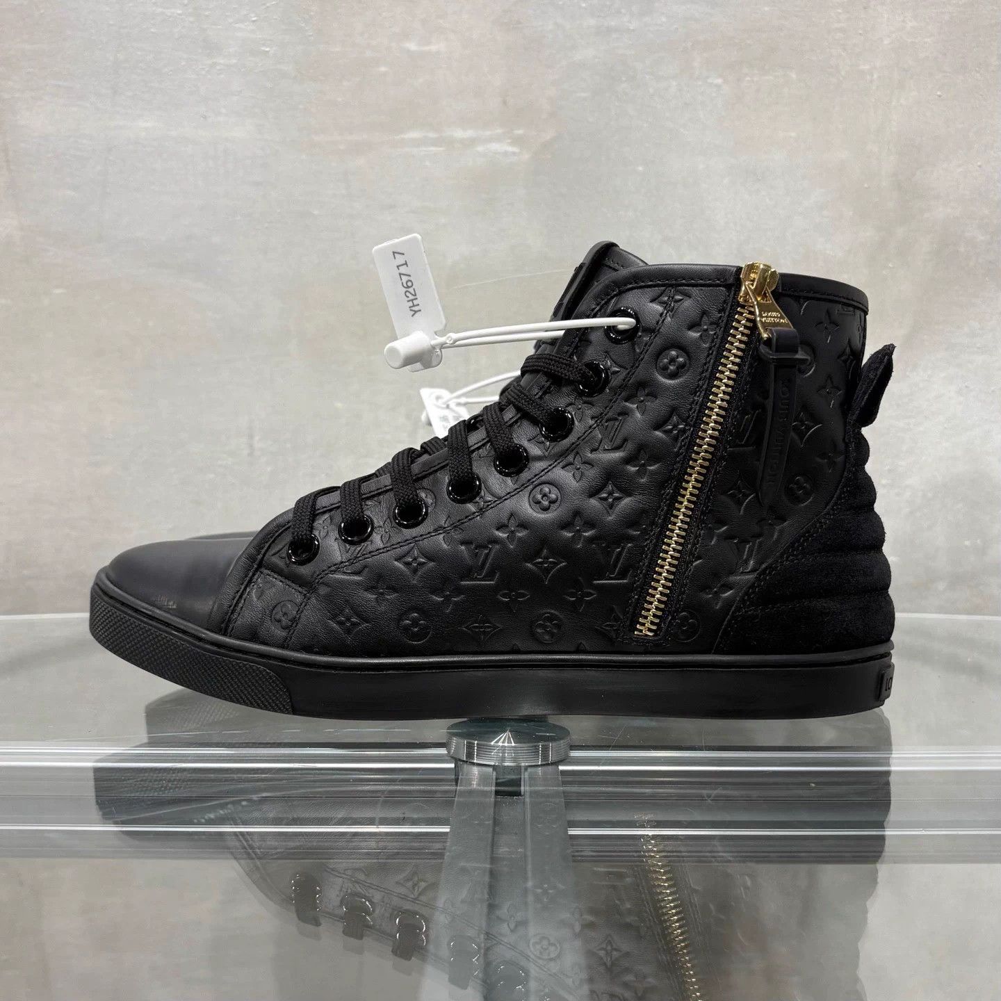 Louis Vuitton LV Black Monogram High Top Sneakers UK4.5 EU38.5 Size US 8 / IT 38 - 3 Thumbnail