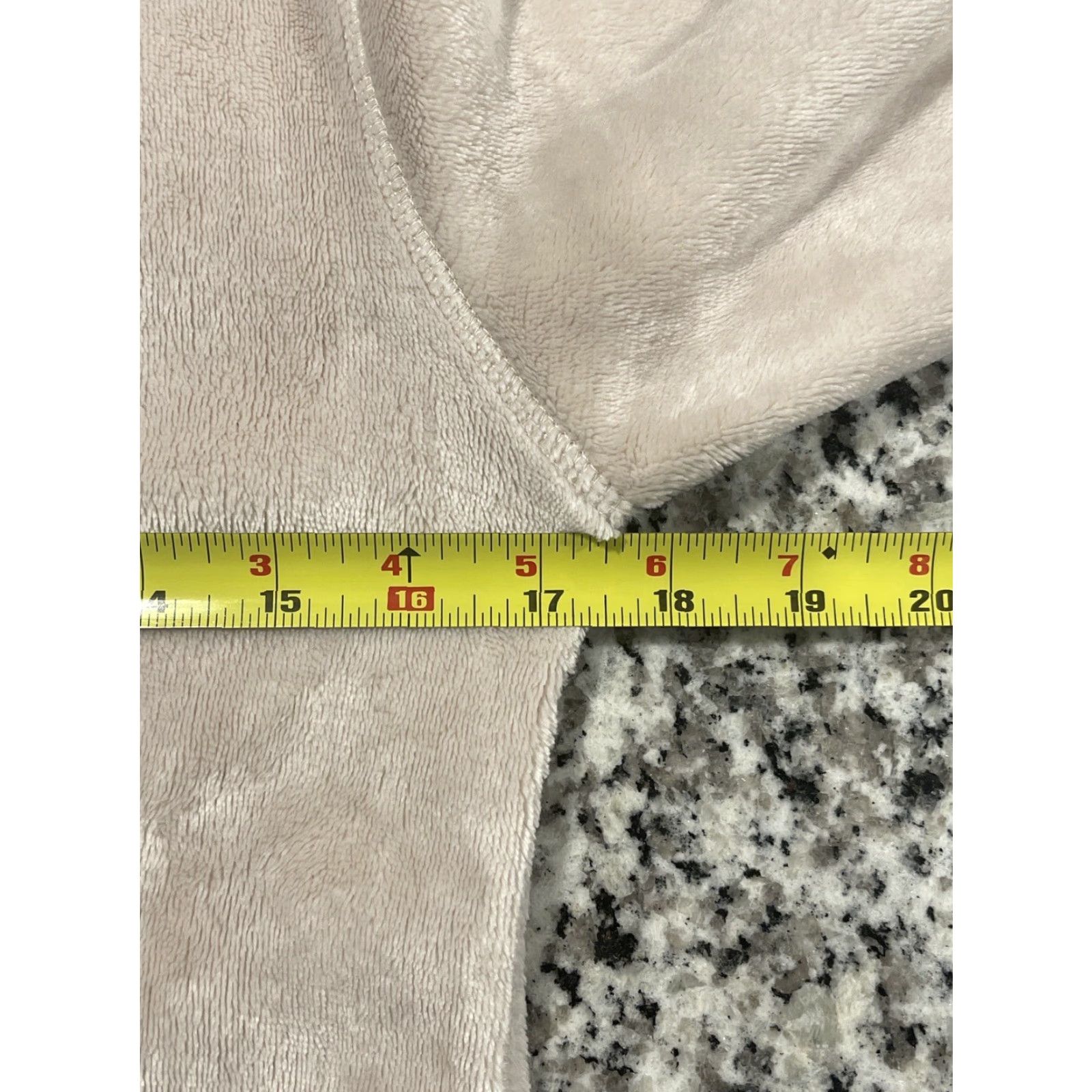 Ugg UGG Sweatshirt Daisy Fleece V-Neck Pullover Sz Small Long Sleeve Women Cream Daisy V-Neck Pullover Activewear Fleece 90s? Size S / US 4 / IT 40 - 5 Thumbnail