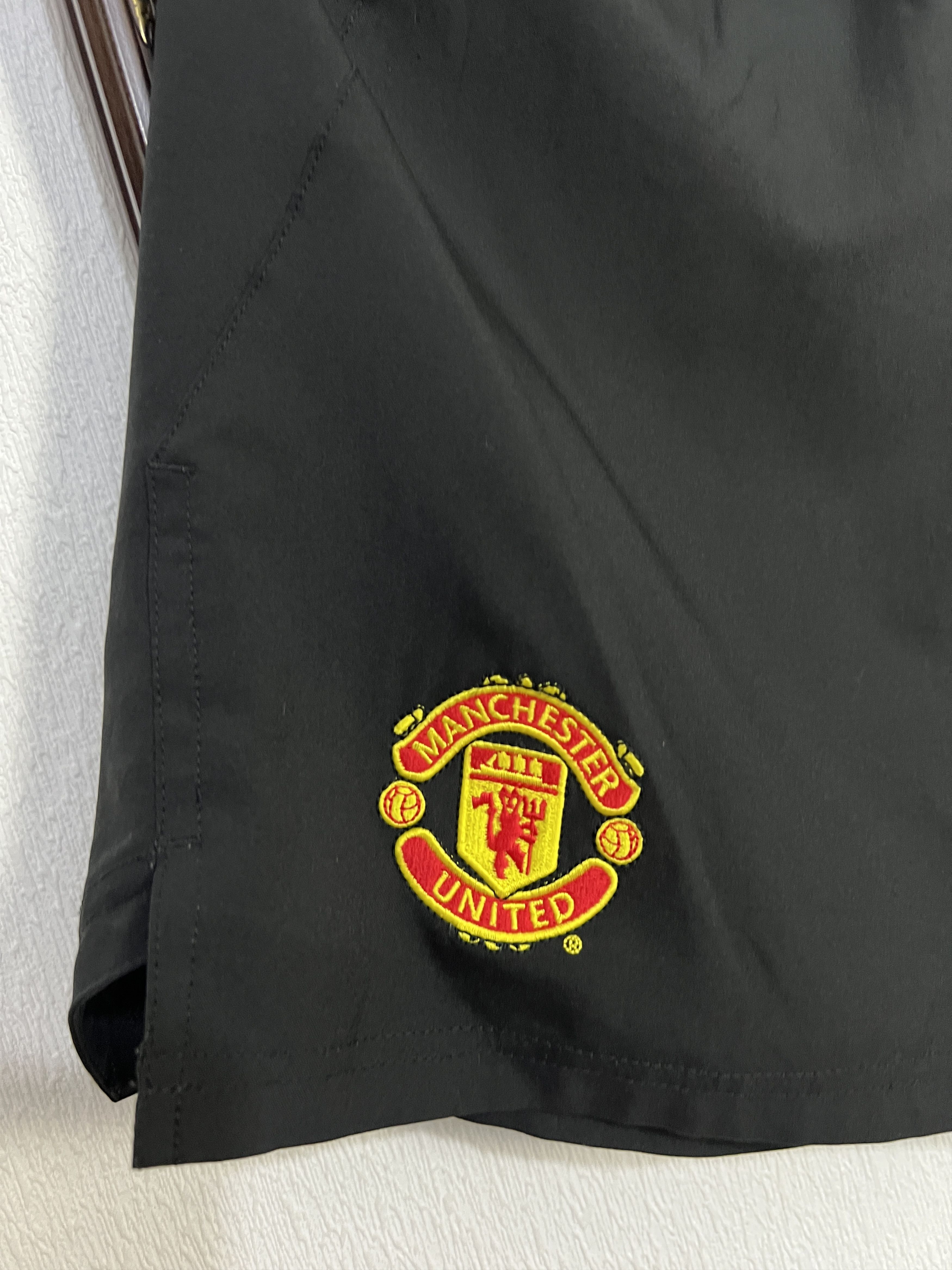Nike Vintage Nike Manchester United Football Shorts Soccer Mens Size US 32 / EU 48 - 4 Thumbnail