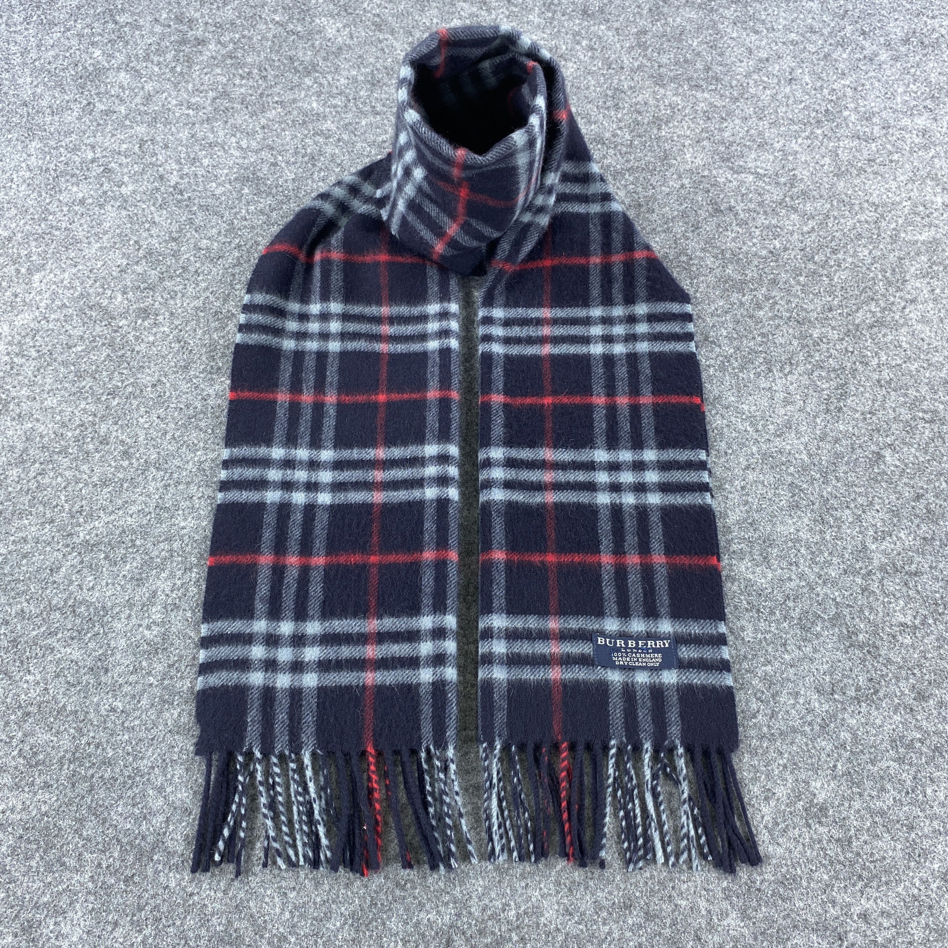 Burberry × Vintage Burberry Scarf # Muffler # Neckwear # D580 Size ONE SIZE - 1 Thumbnail