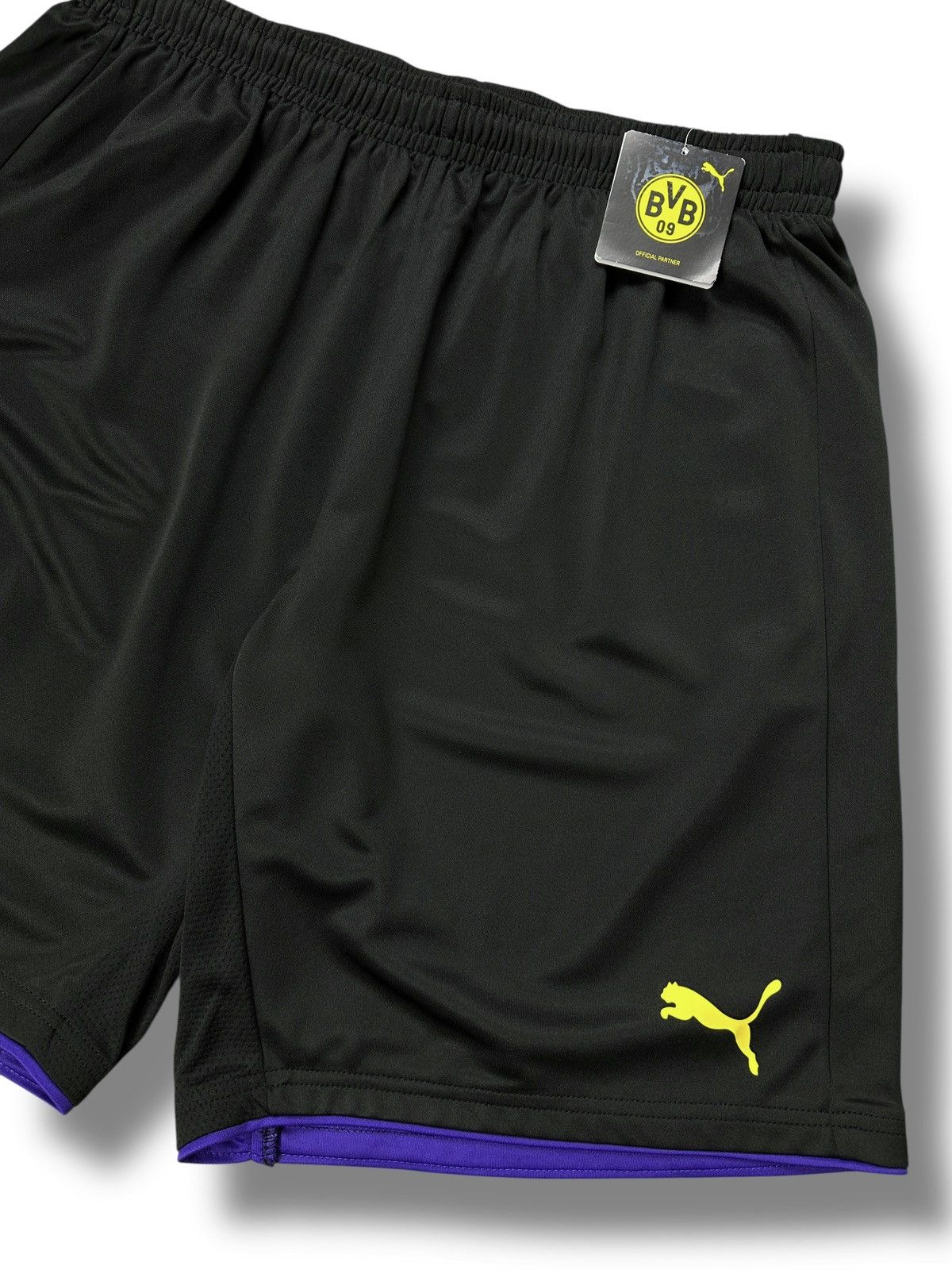 Puma NWT🏷️ Puma Borussia Dortmund Football Soccer Shorts DryCell Size US 36 / EU 52 - 2 Thumbnail