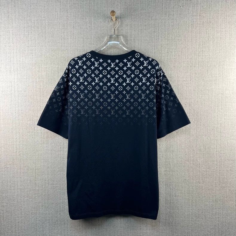 Louis Vuitton Louis Vuitton size 5l SS24 Logo Gradient Casual Crew Neck S Size US M / EU 48-50 / 2 - 3 Thumbnail